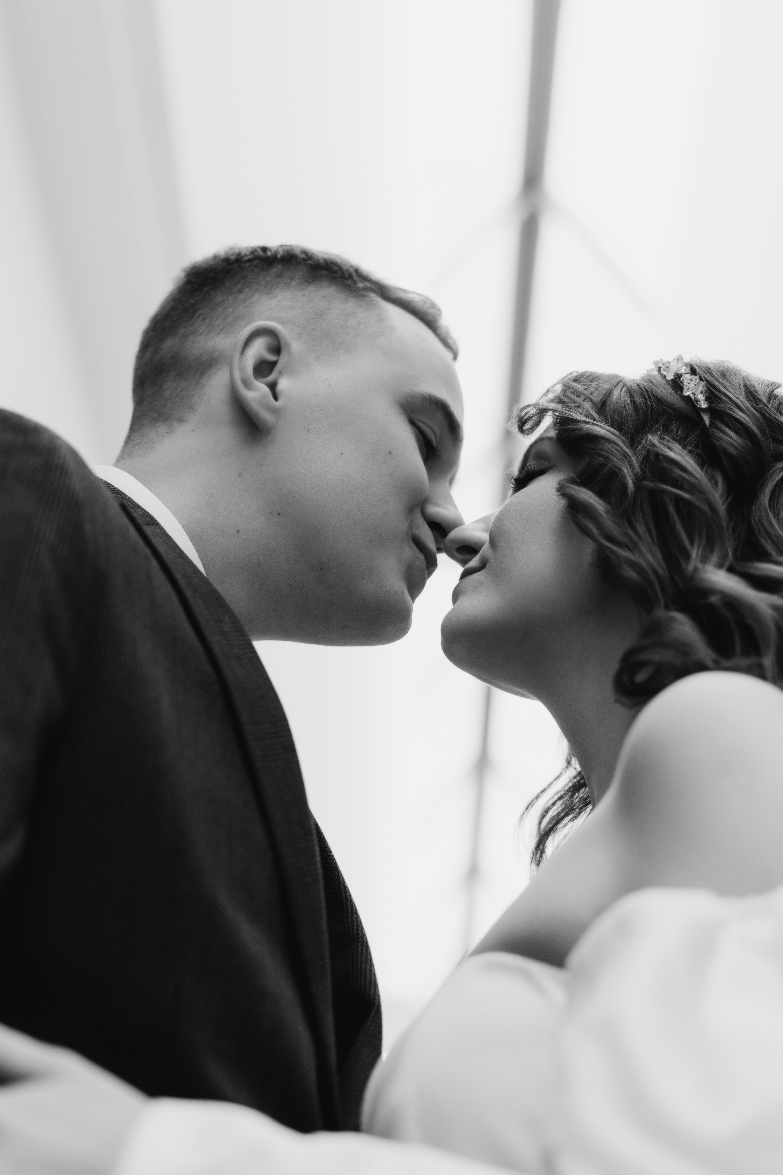 Оксана & Денис | Влюбленные на вокзале. Дина Альбур | Фотограф в Санкт-Петербурге