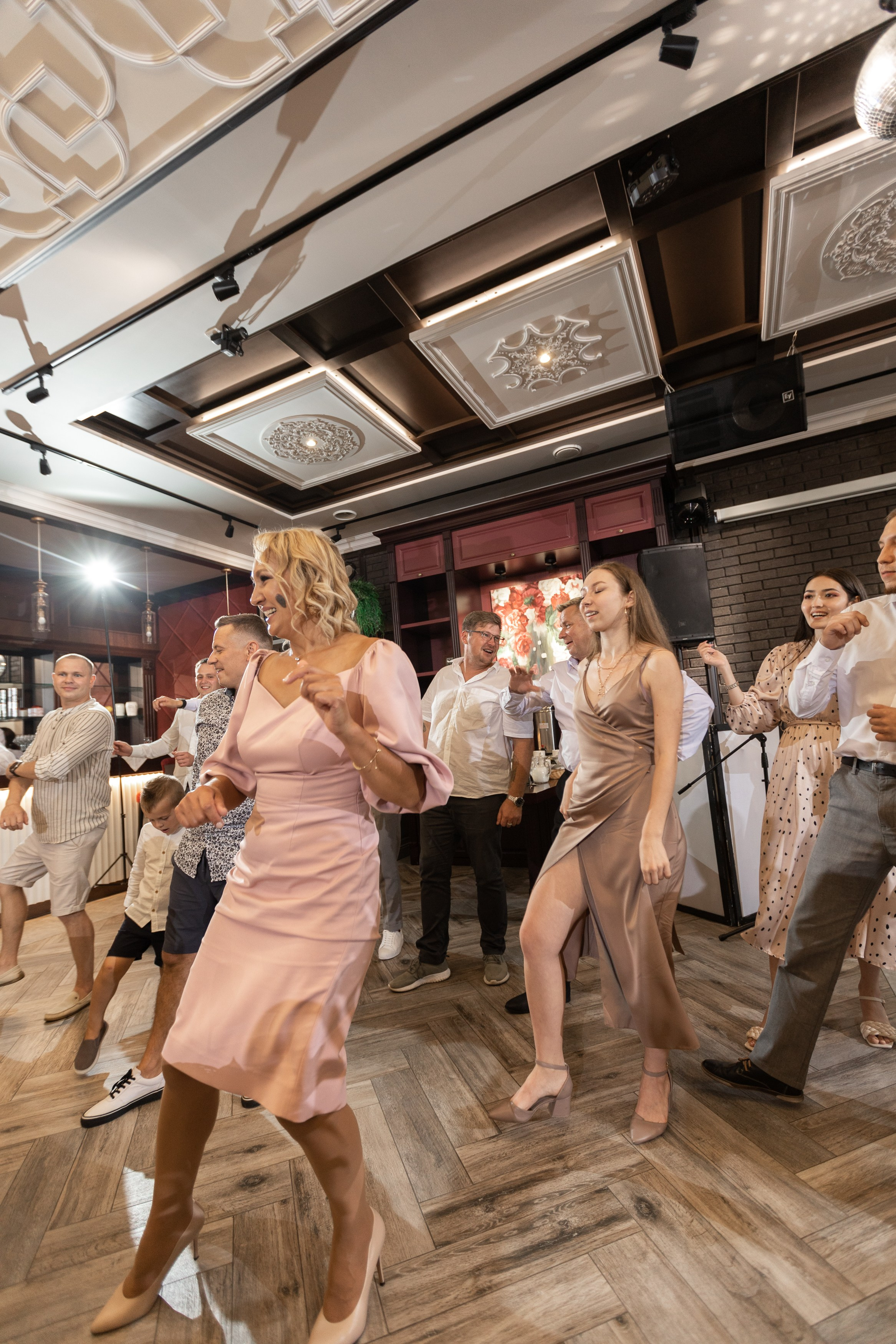 Свадебный фотограф Уфа — Руслан ГабдлисламовЖивые эмоции, красивые кадры, воспоминания на всю жизнь.Работаю по всей Республике Башкортоста. Свадебный фотограф Уфа Руслан Габдлисламов