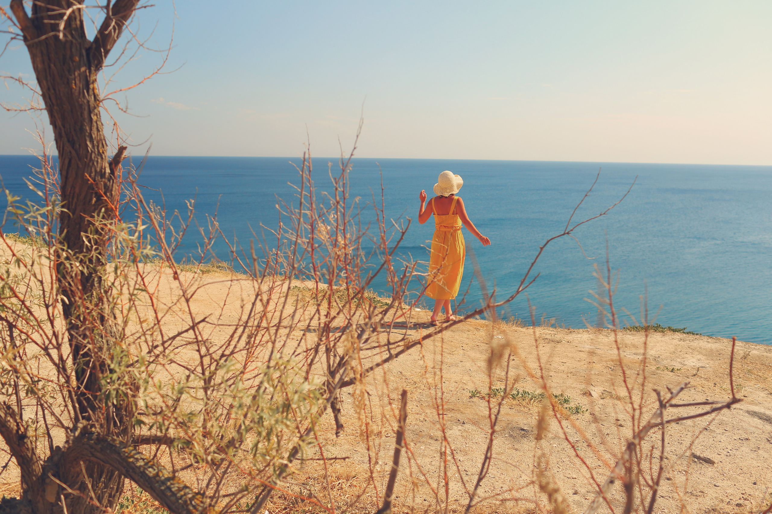 Фотосессия девушки в Крыму на море. Свадебный и репортажный фотограф в Ярославле и Санкт-Петербурге Роман Микрюков