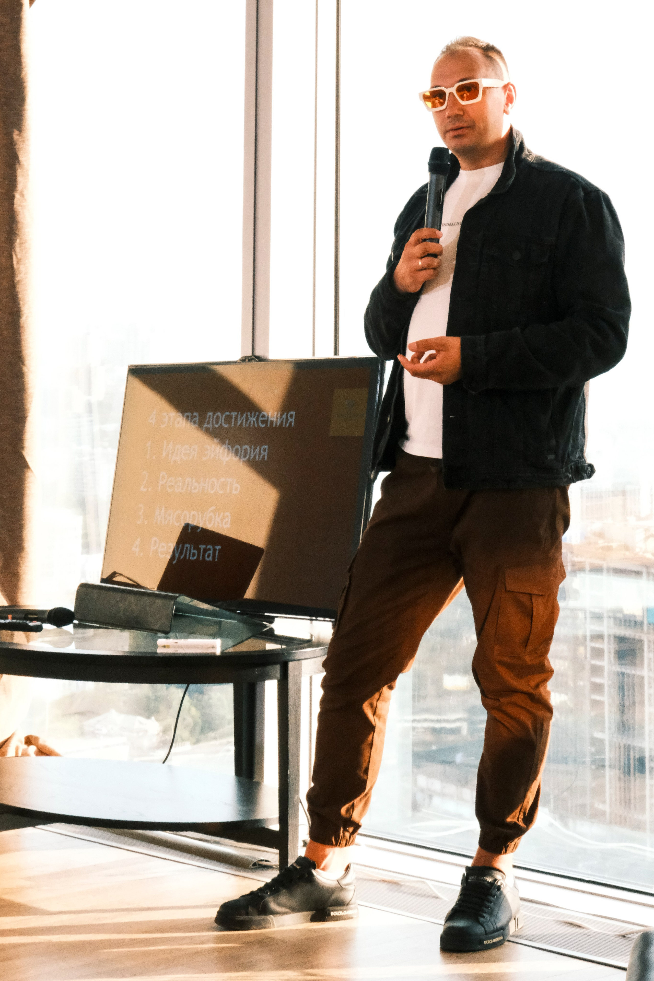 ROST100_ БИЗНЕС КВАРТИРНИК. Индивидуальная фотосъёмка в Москве. Фотограф Василиса Тарасова