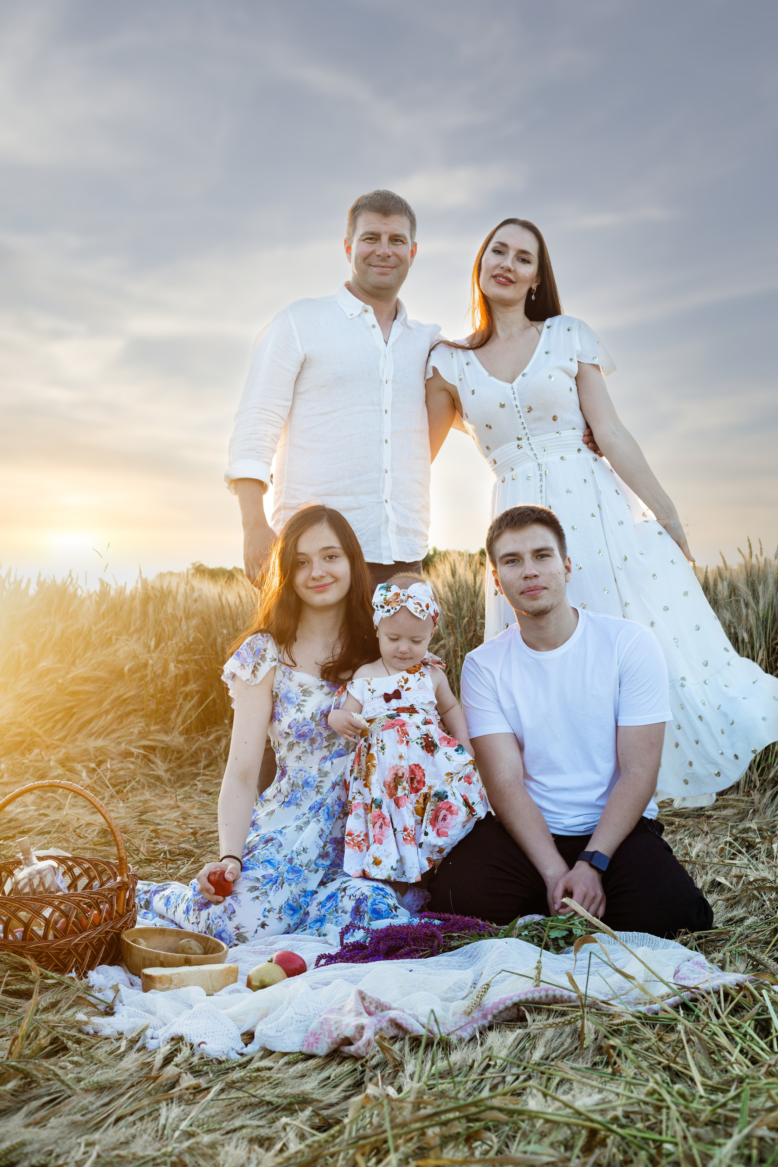 Семейная фотосессия в пшеничном поле. Свадебный и семейный фотограф в Краснодарском крае Мария Данилкина