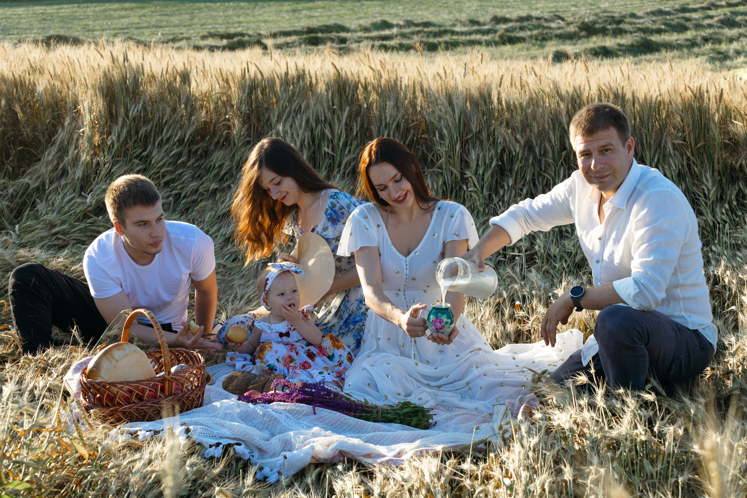 Семейная фотосессия в пшеничном поле. Свадебный и семейный фотограф в Краснодарском крае Мария Данилкина