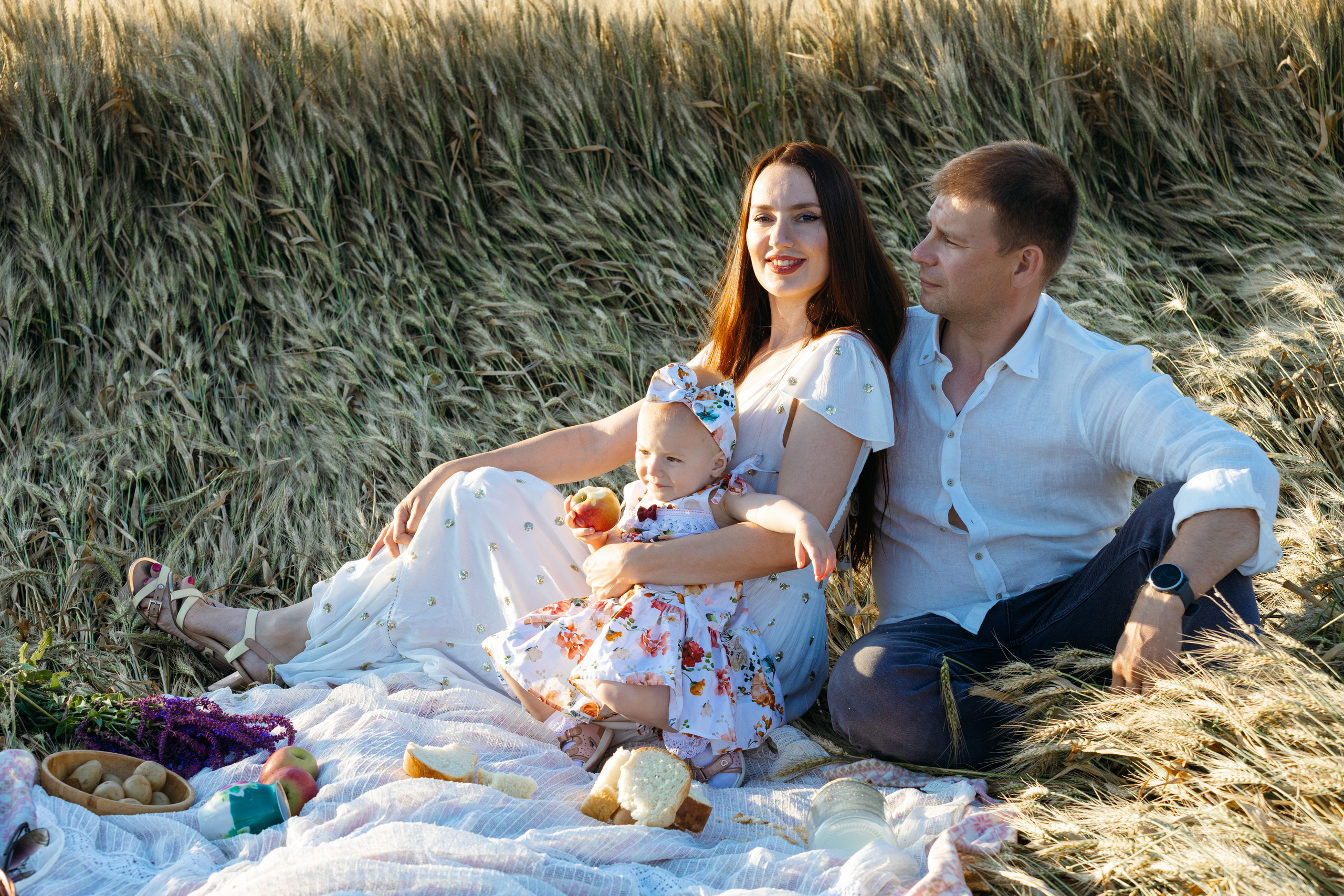 Семейная фотосессия в пшеничном поле. Свадебный и семейный фотограф в Краснодарском крае Мария Данилкина