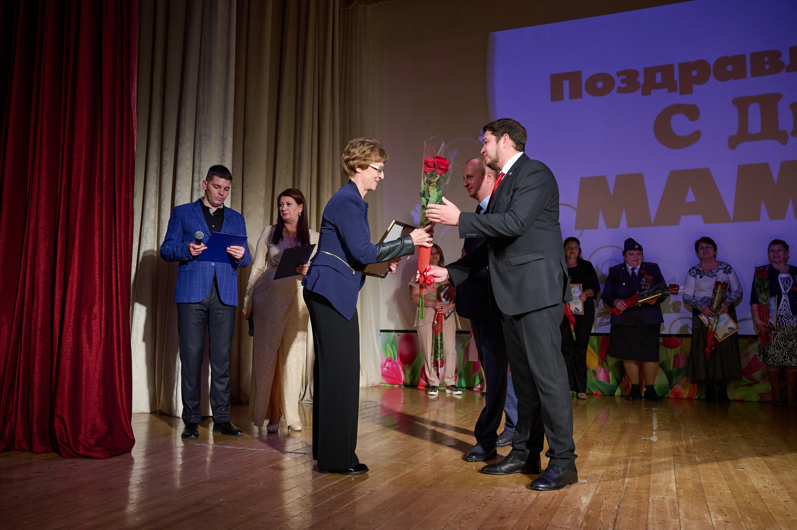 День матери. Кабардинка. Жизнь курорта Кабардинка в фотографиях