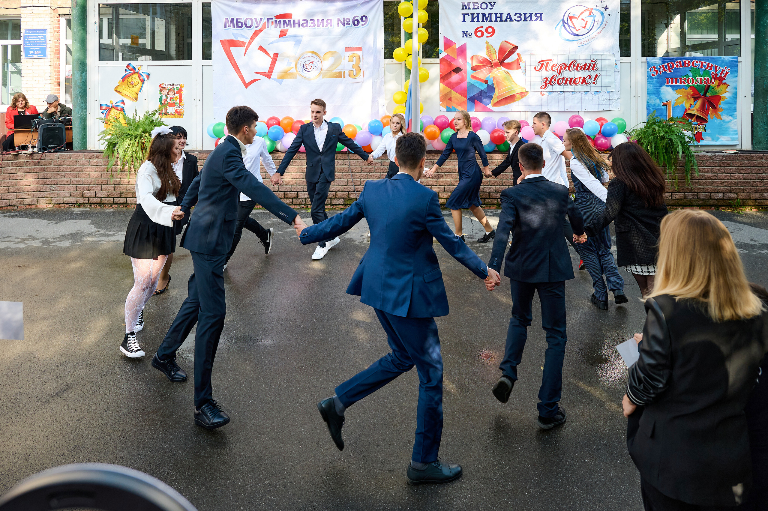 1 сентября 69 гимназия. Фотограф Опыт Качество Скорость Горный Алтай Барнаул