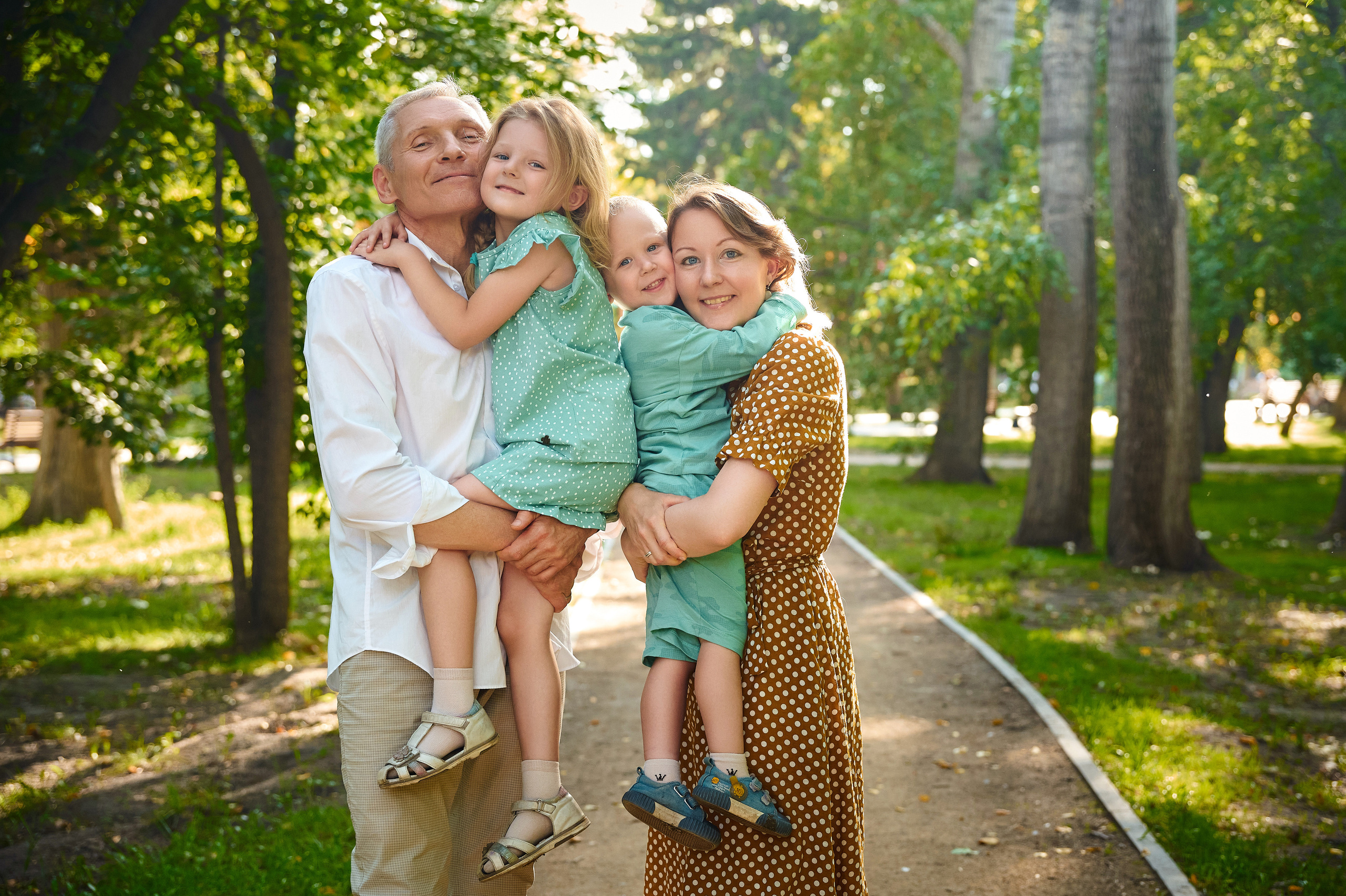 Алиса семейная. Парк Изумрудный. Фотограф Опыт Качество Скорость Горный Алтай Барнаул