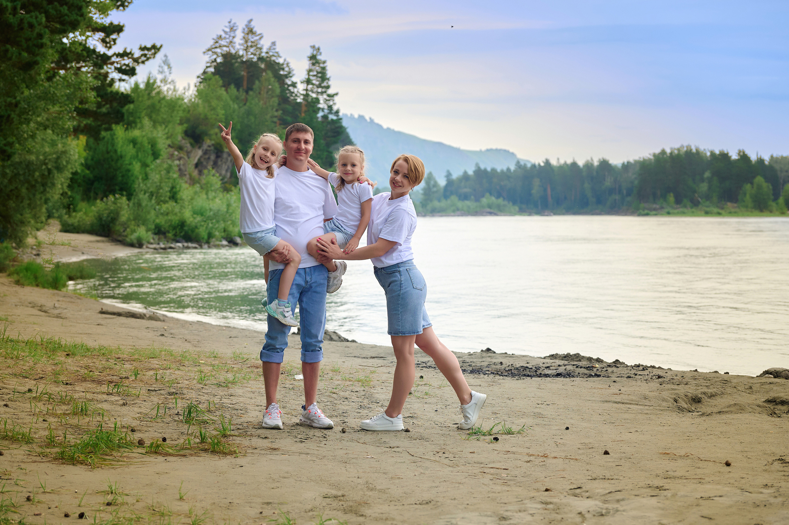 Василий, Наталья и девчонки. Фотограф Опыт Качество Скорость Горный Алтай Барнаул