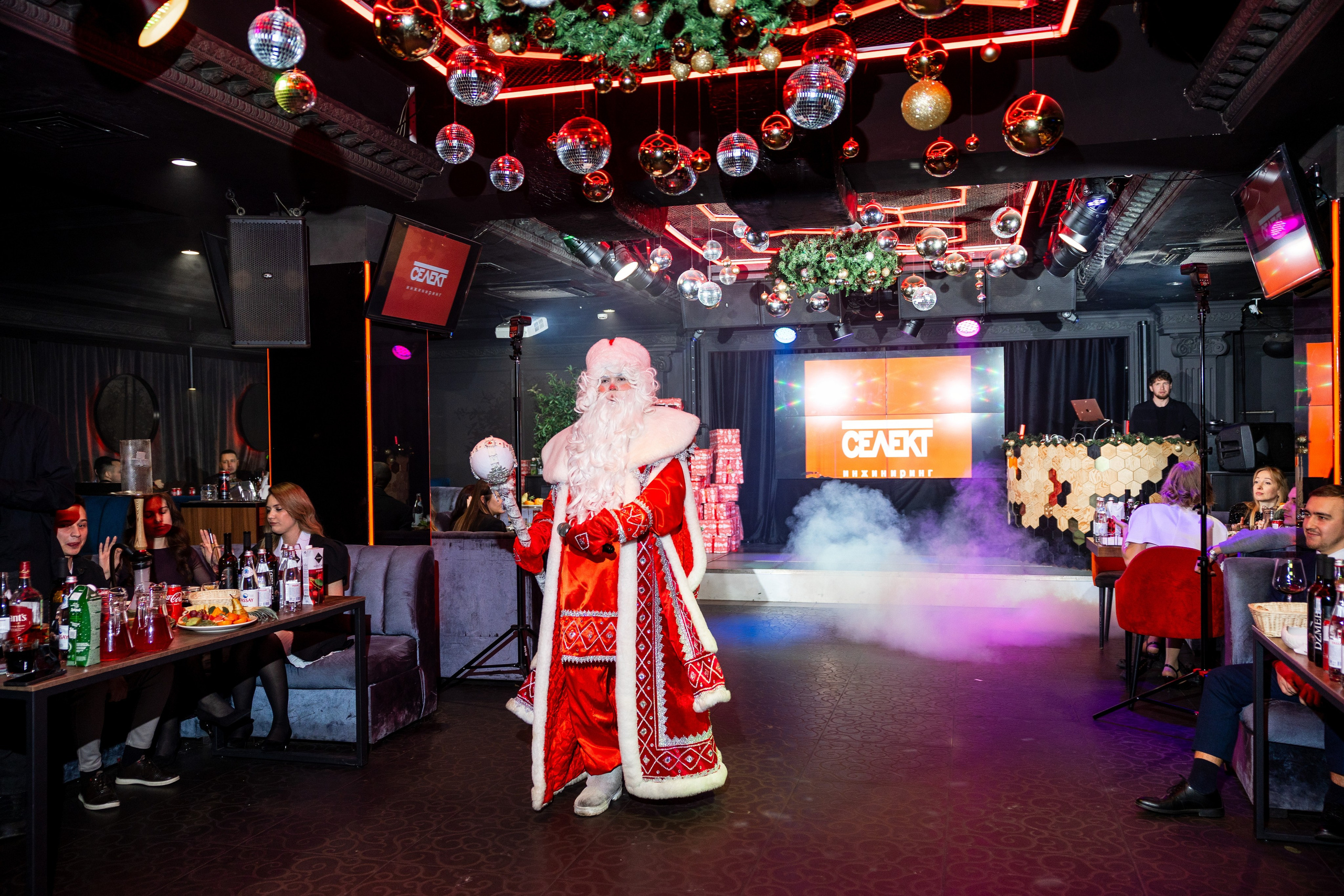 Новогодний корпоратив (ресторан «Мед»). Свадебный фотограф и контент фотограф в Казани Малыгина Елена