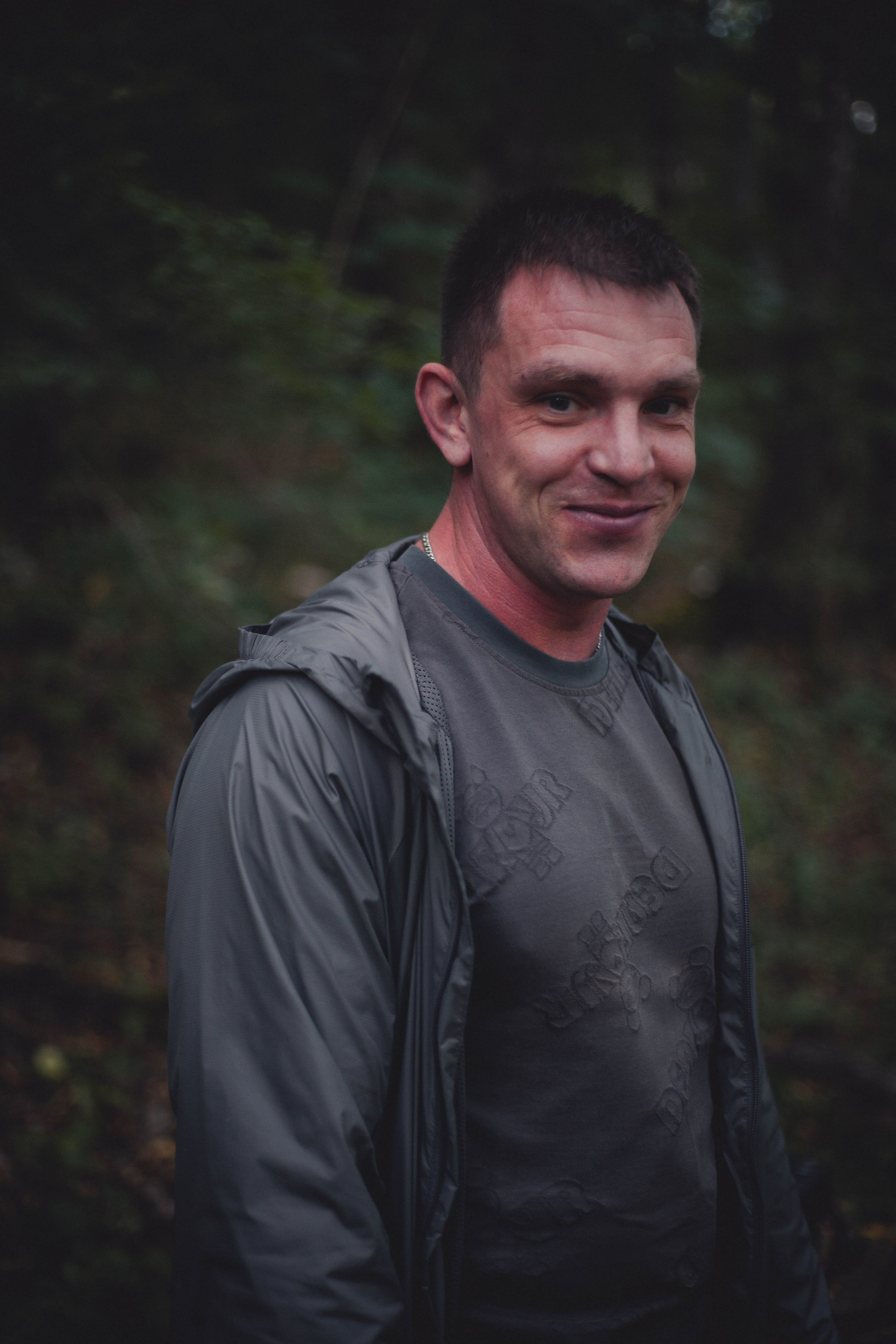 Клип. Уличный фотограф Города N