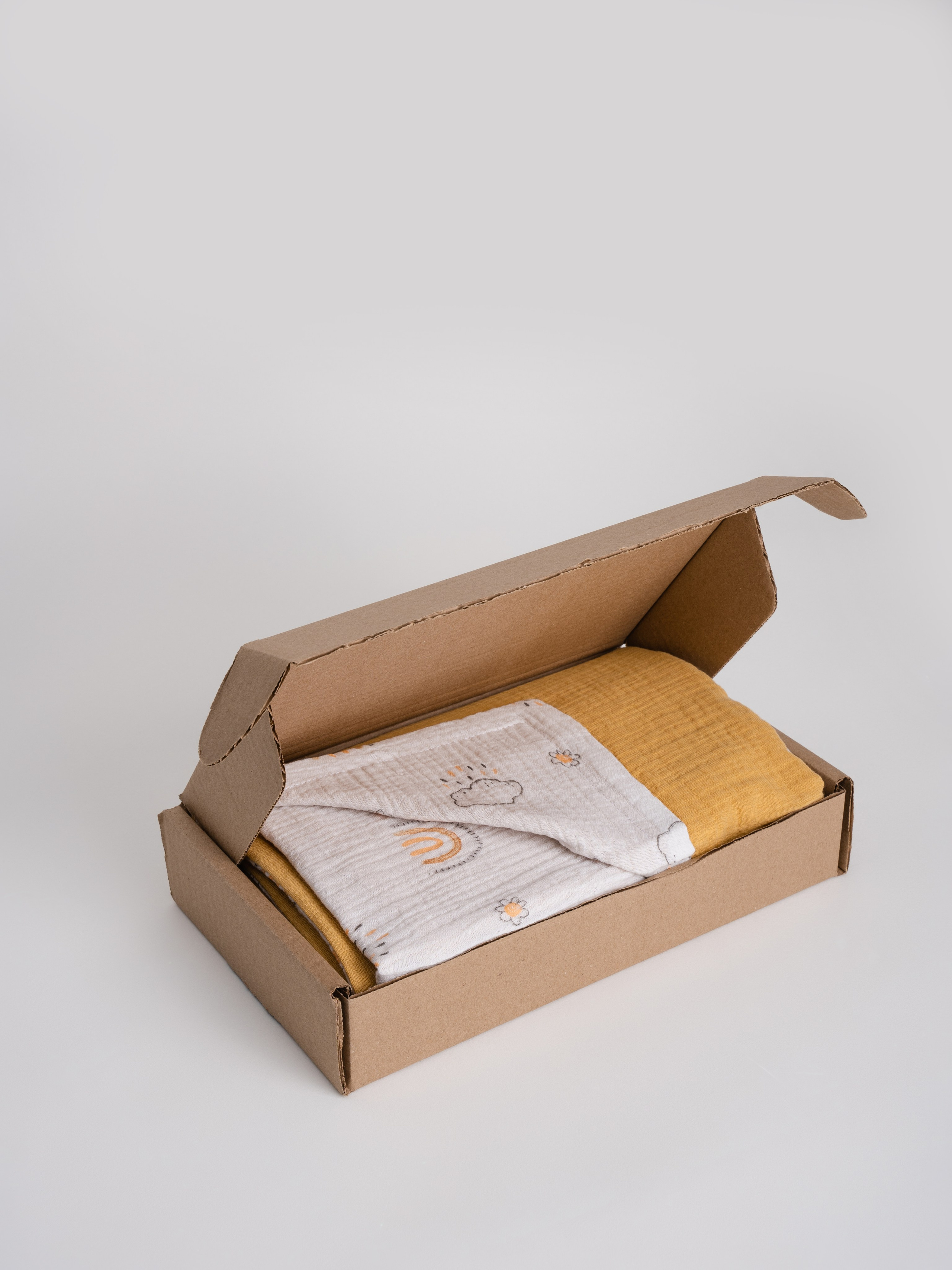 На белом фоне для каталогов. Фотограф и видеограф в Тольятти, Самаре Дёмина Мария