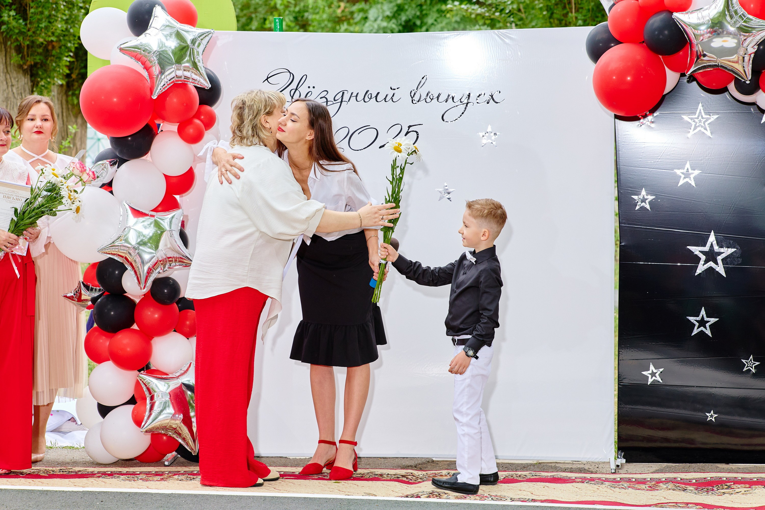 Выпускной 45 сад. Фотограф Выпускные альбомы Таганрог Сергей Коробченко