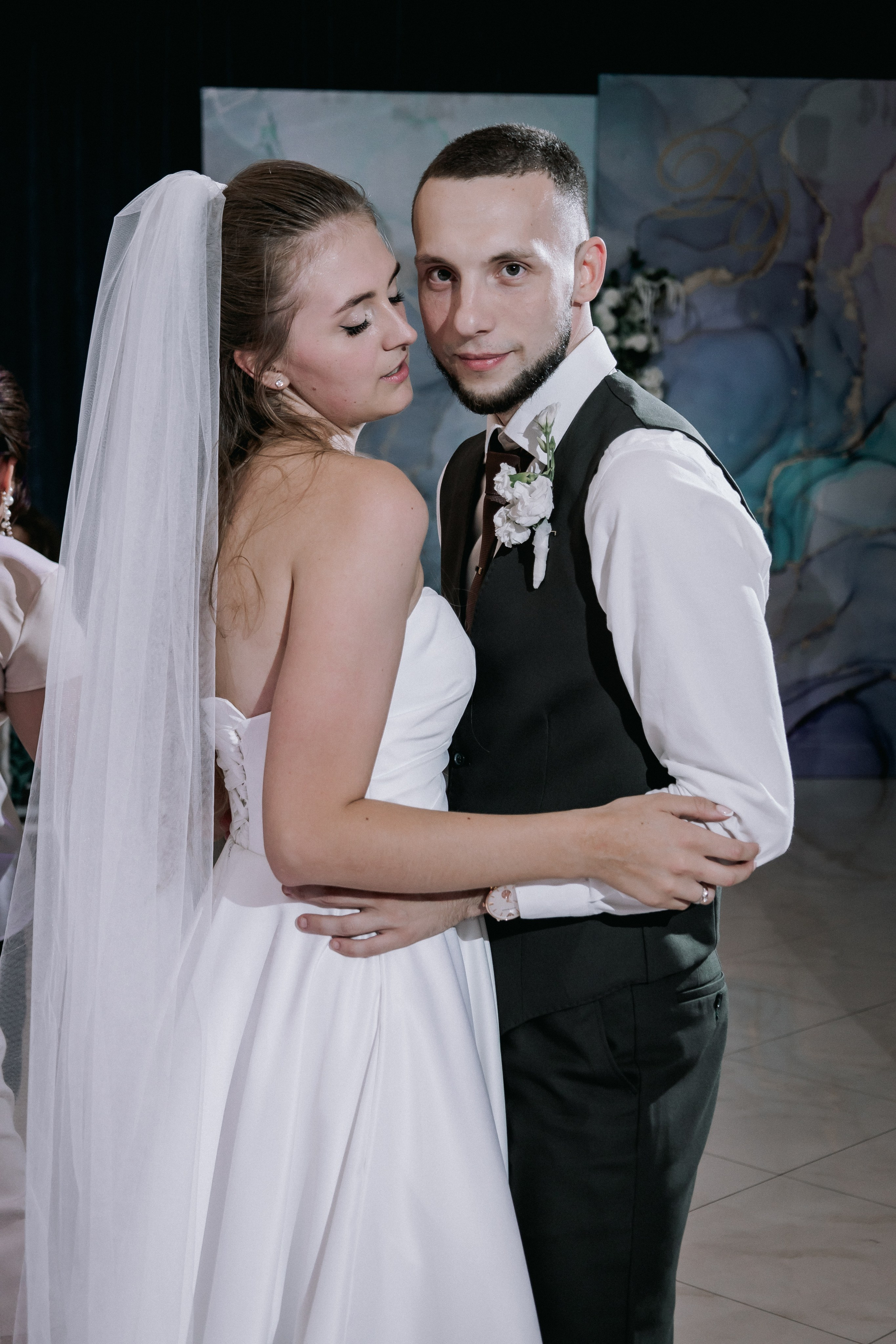 Свадебная прогулка. Эвелина и Дмитрий. Свадебная фотография. Арина Рубах