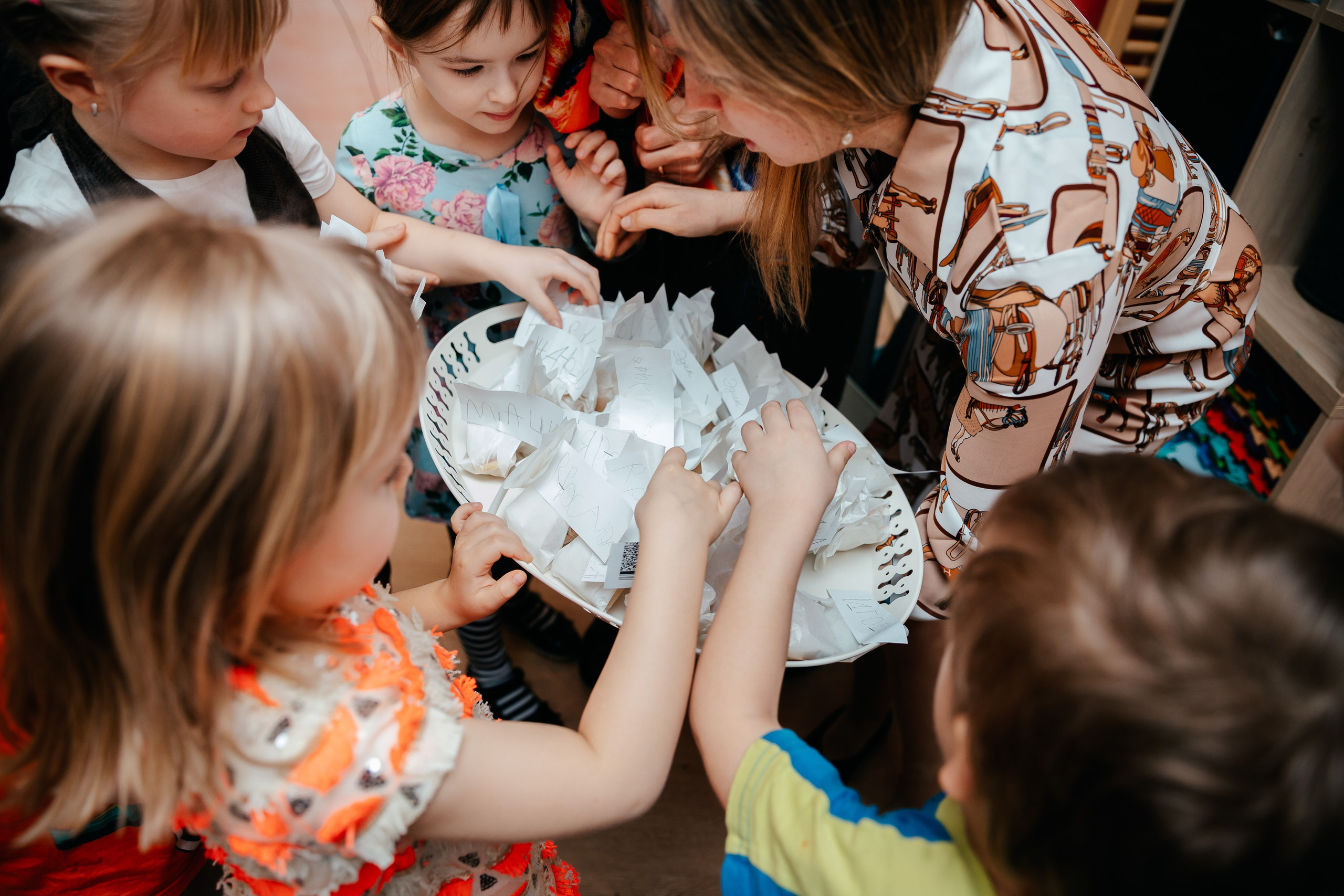 8 марта в Монтессори-саду. Семейный lifestyle фотограф в Санкт-Петербурге Людмила Пахомова