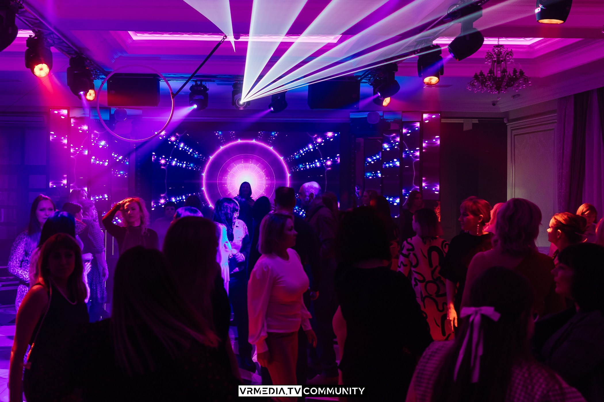 Международный женский день в ресторане «Лазурный Берег»