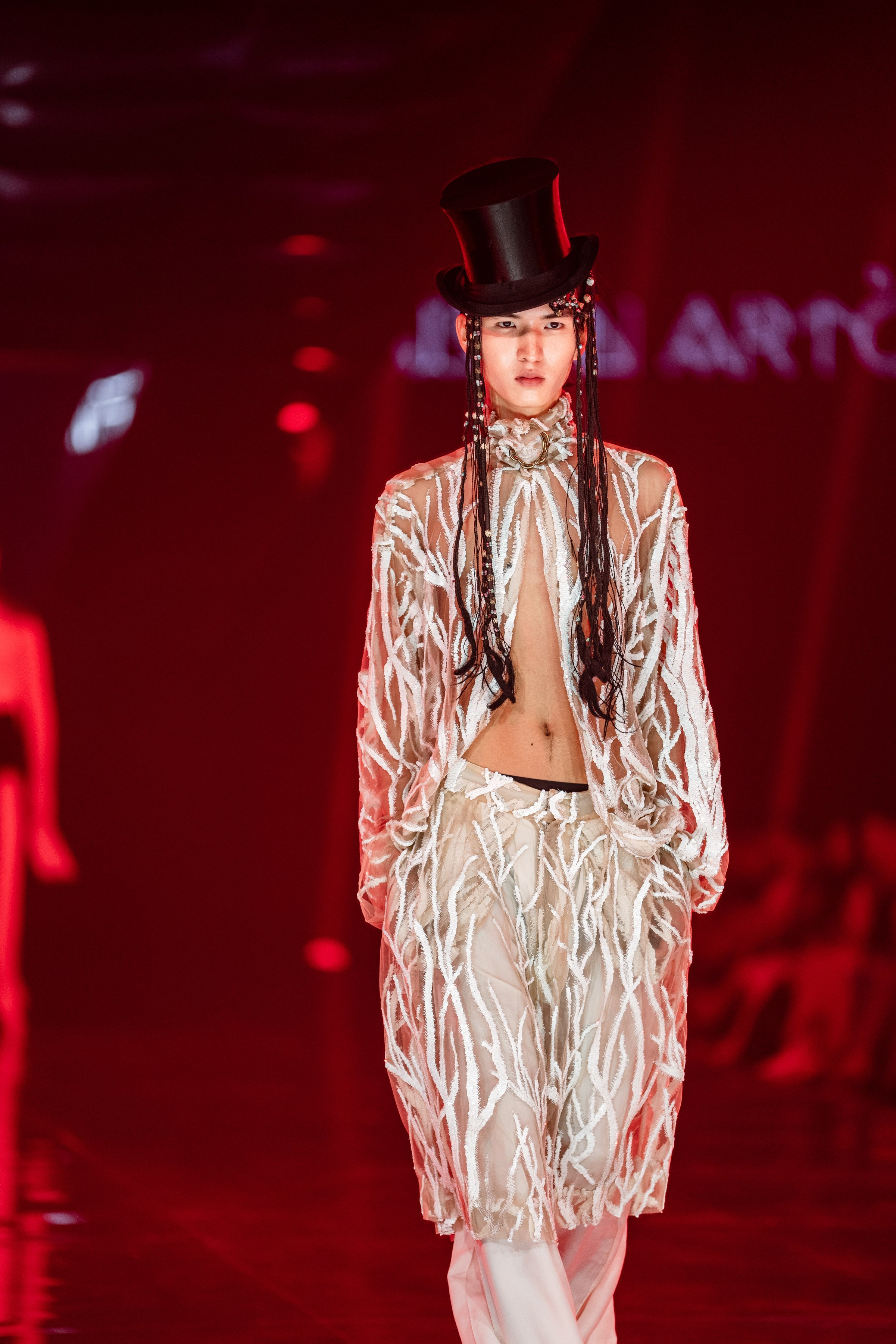 Visa Fashion week Maison Artc. Сайт Алматинского НЮ АРТ, будуар и фэшн фотографа Дениса Карпенко