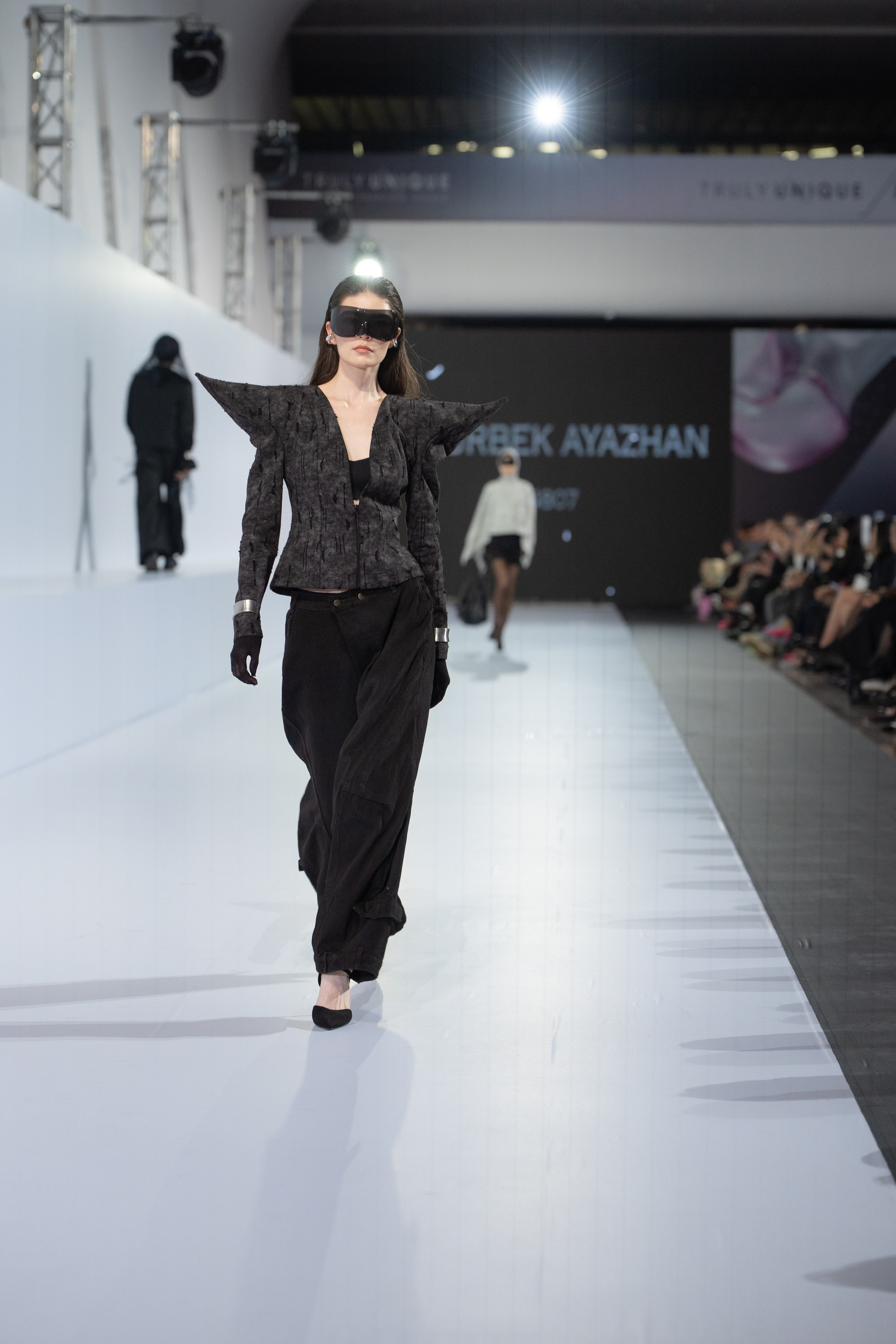 Nurbek Ayazhan. Сайт Алматинского НЮ АРТ, будуар и фэшн фотографа Дениса Карпенко