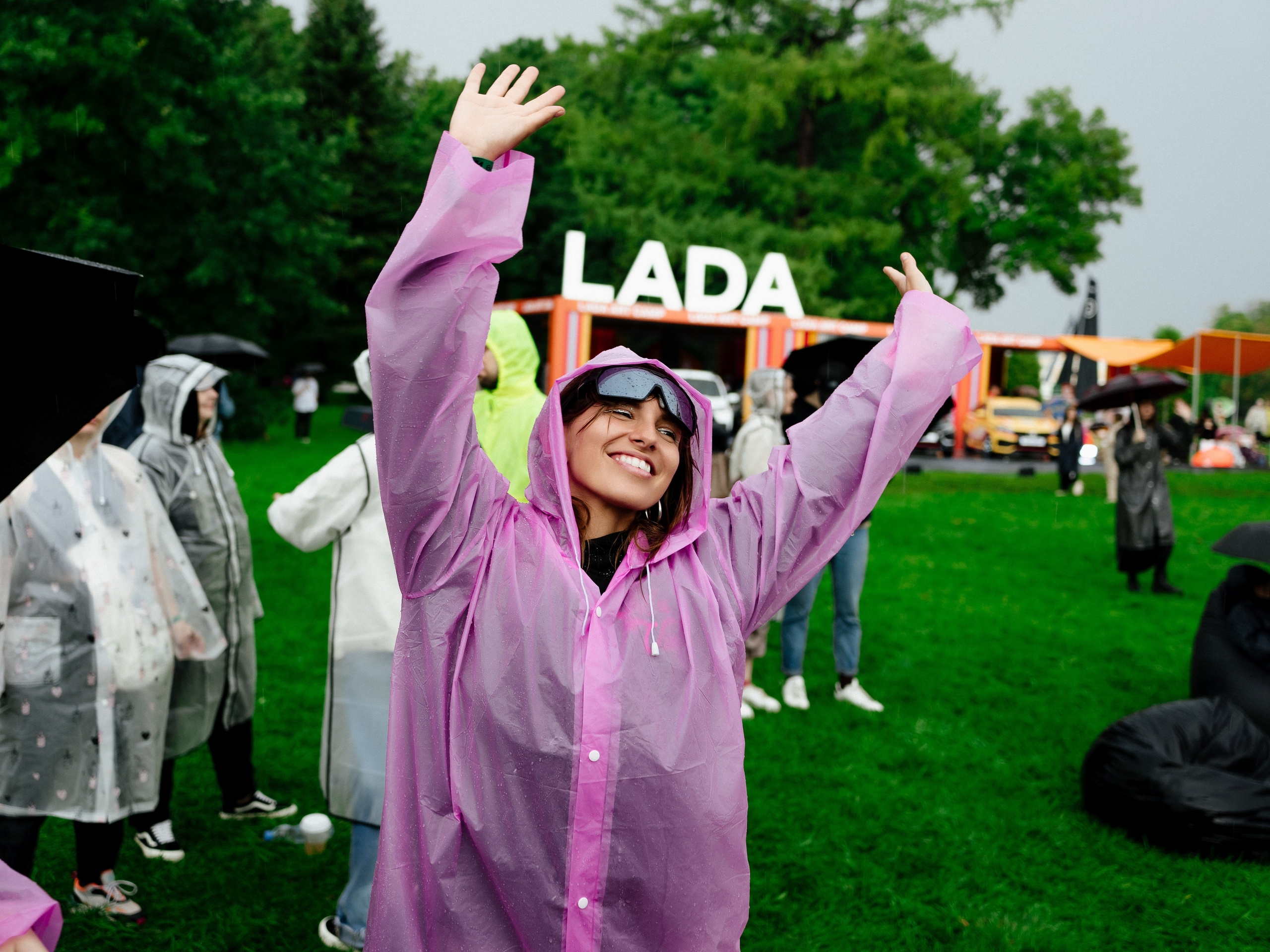 Пикник Афиши стенд ЛАДА. Андрей Сухинин репортажный свадебный фотограф Санкт-Петербург