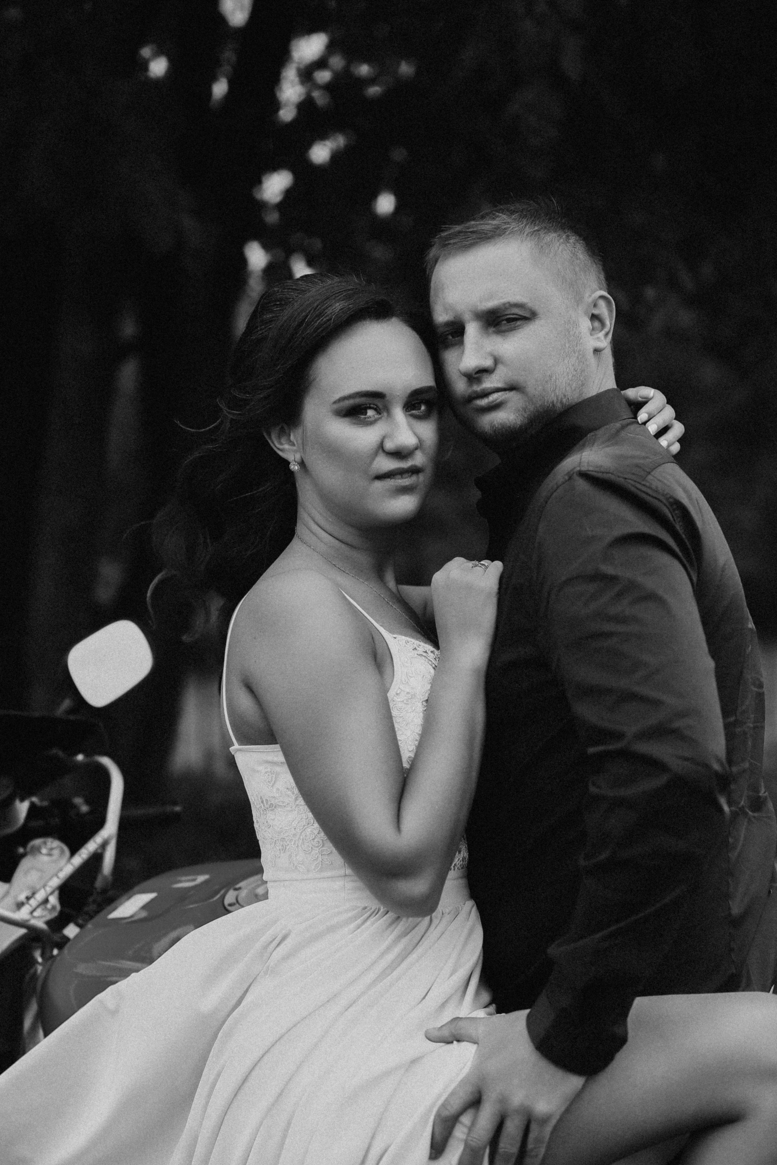 Свадебная прогулка в Ч\Б. Фотограф Антон Чупринин