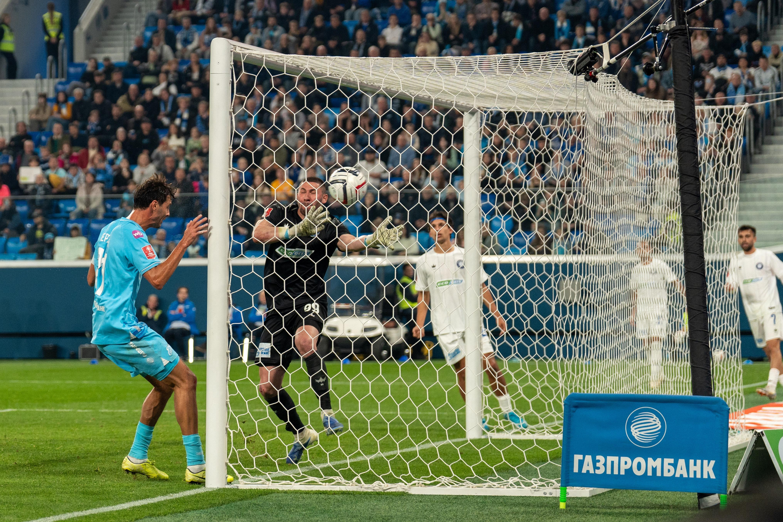 Репортажный фотограф спорт съемка голевой момент Зенита