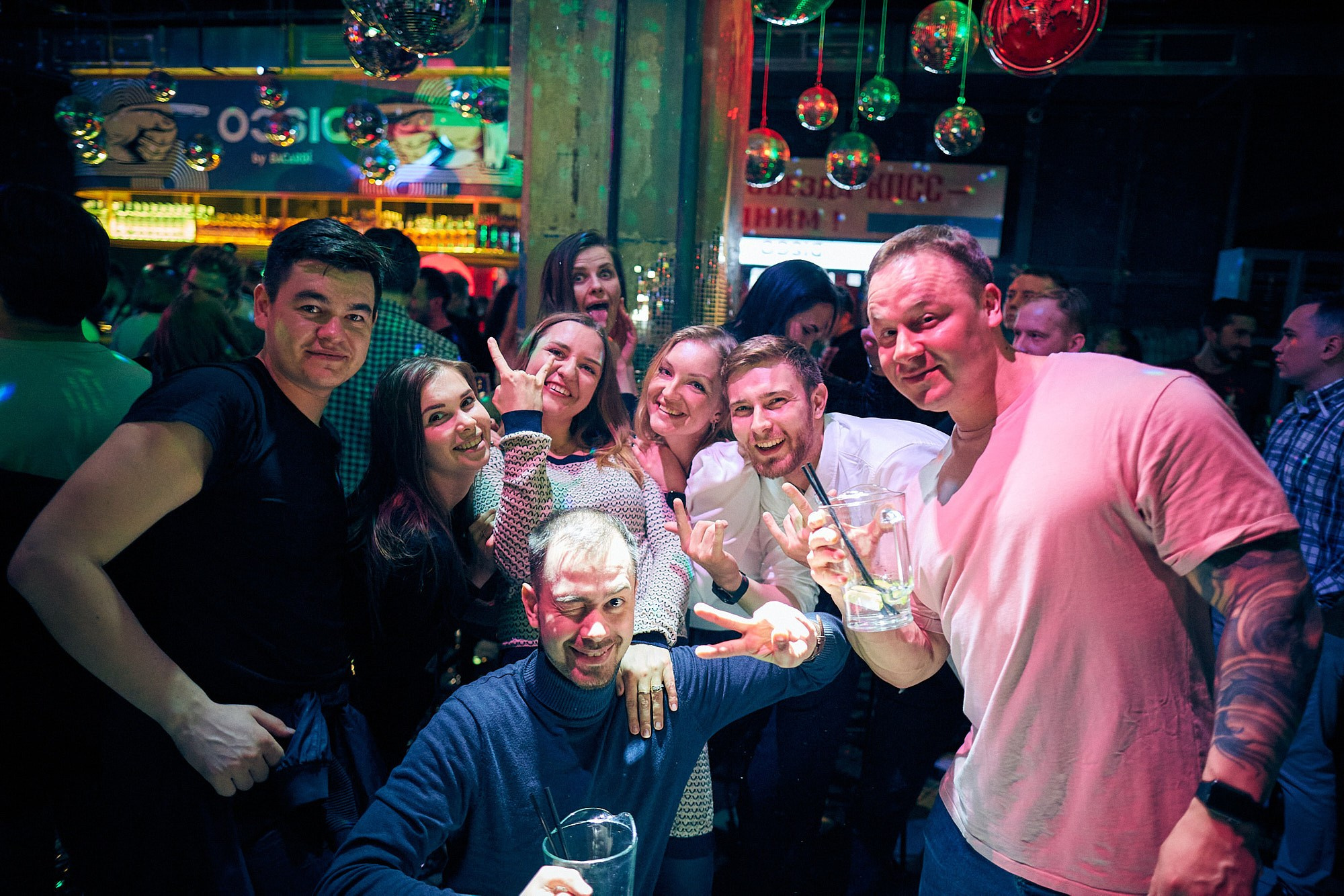 Фотограф на концерте группы «Мальчишник» — репортажная съёмка в баре. Репортажный фотограф в Москве — Дмитрий Тарасов | Съёмка мероприятий, концертов, корпоративов