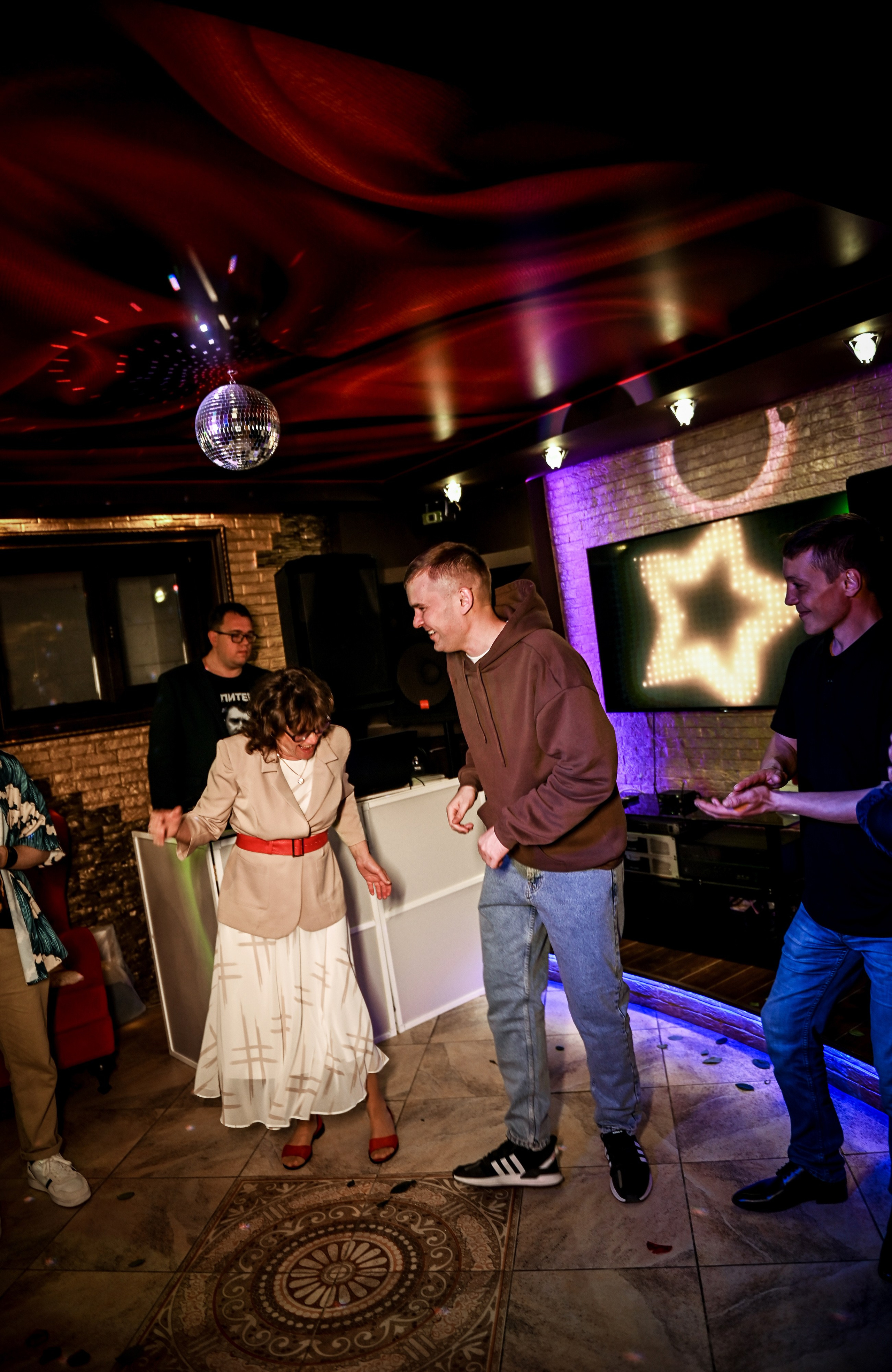 День рождения. Свадебный, семейный, детский, контент фотограф в Омске Максим Ильин