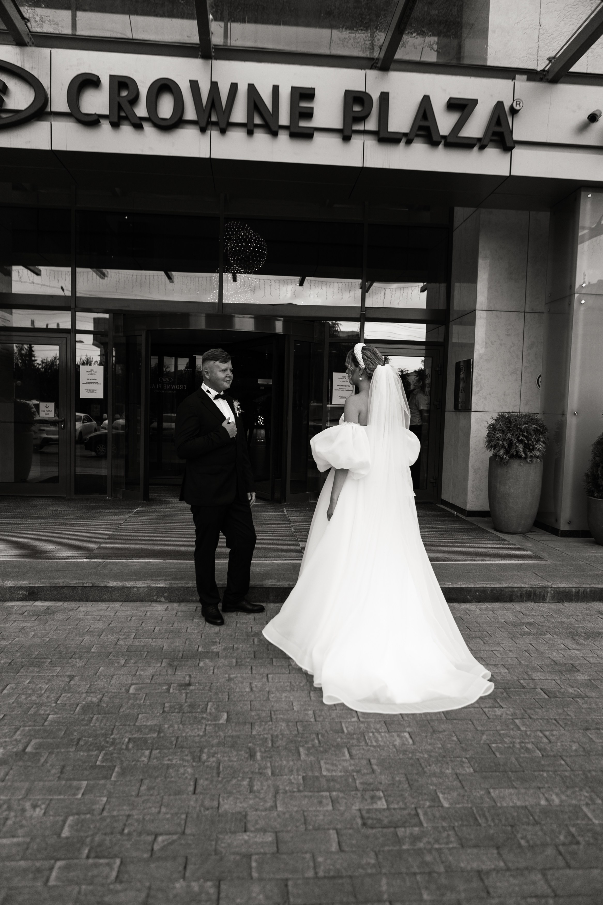 Свадебный фотограф Уфа — Руслан ГабдлисламовЖивые эмоции, красивые кадры, воспоминания на всю жизнь.Работаю по всей Республике Башкортоста. Свадебный фотограф Уфа Руслан Габдлисламов