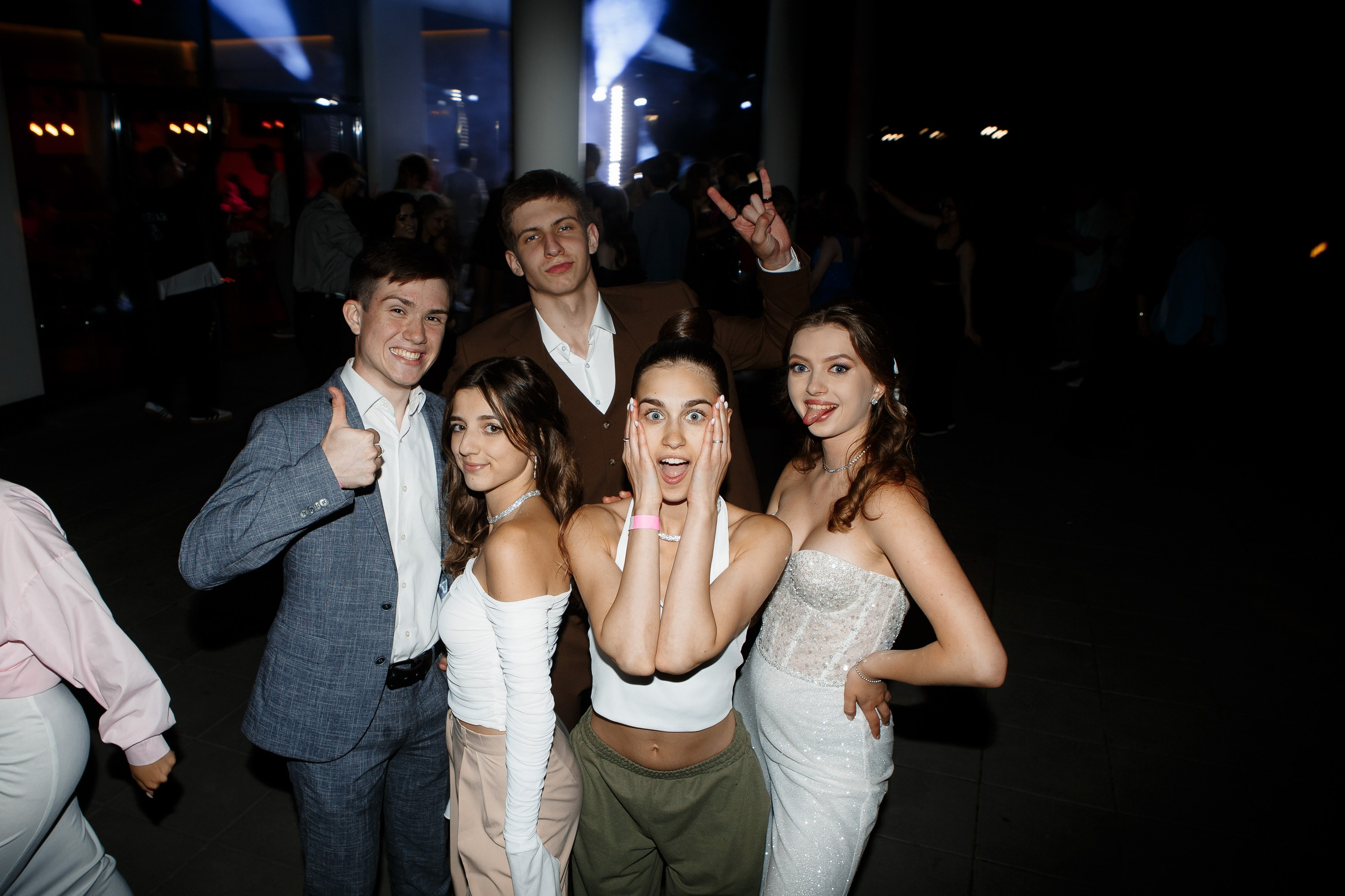 Выпускной Гимназия 12 2024 OpenHouse. Свадебный и портретный Фотограф в Липецке Дмитрий Котюков