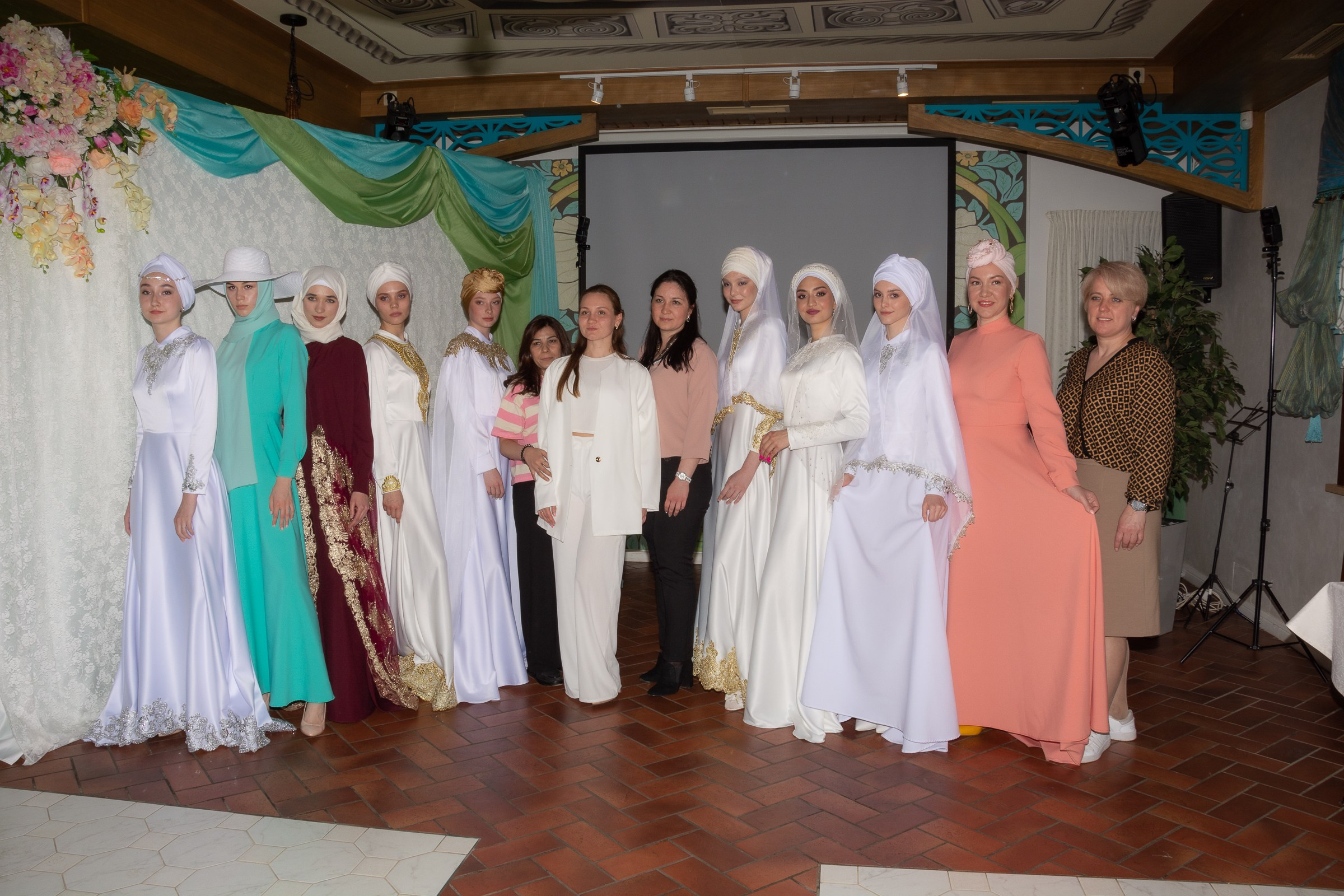 Демонстрация новой линейки нарядов для Никах