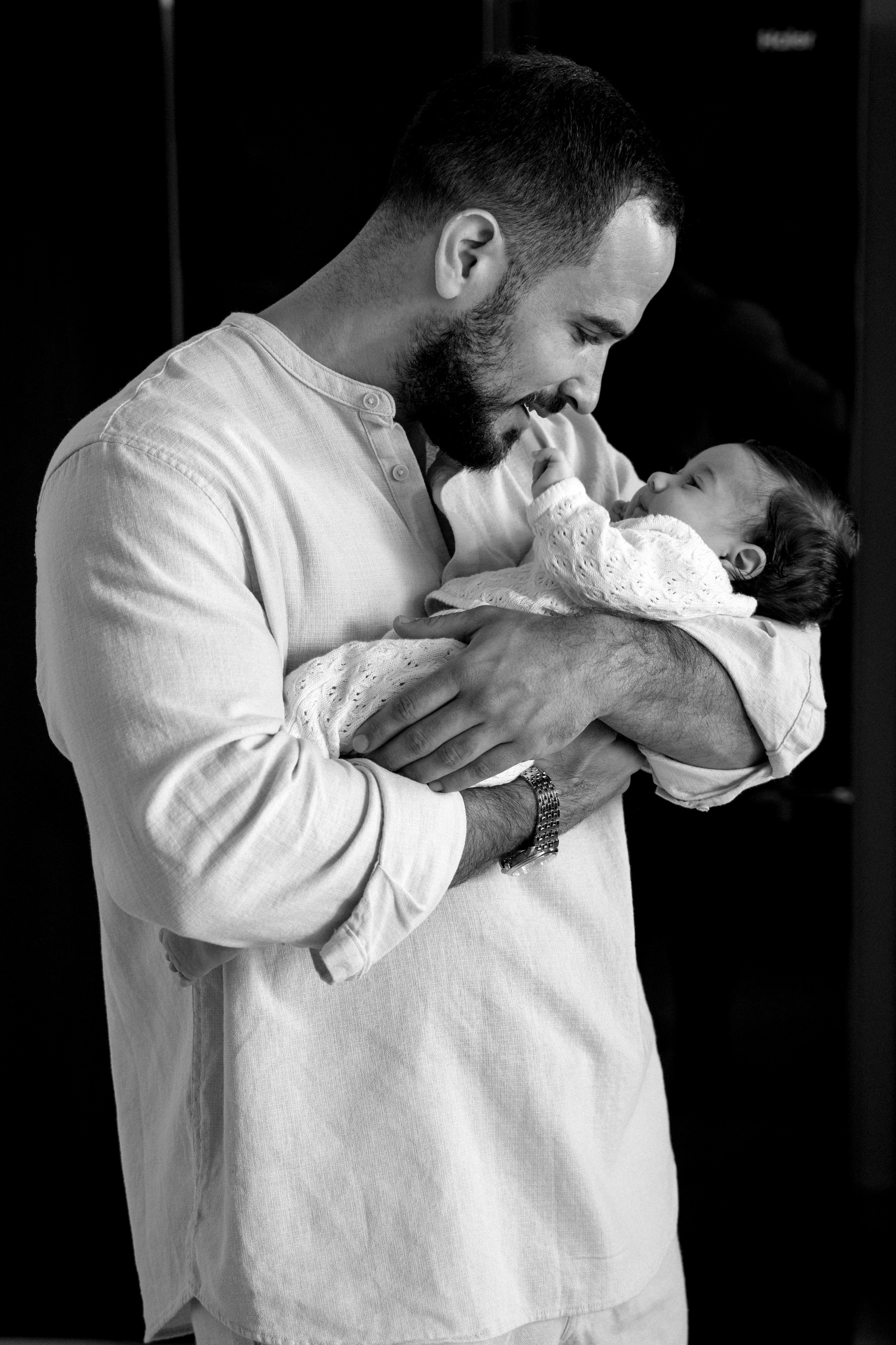 New born family photoshoot at home. Wedding and family photographer