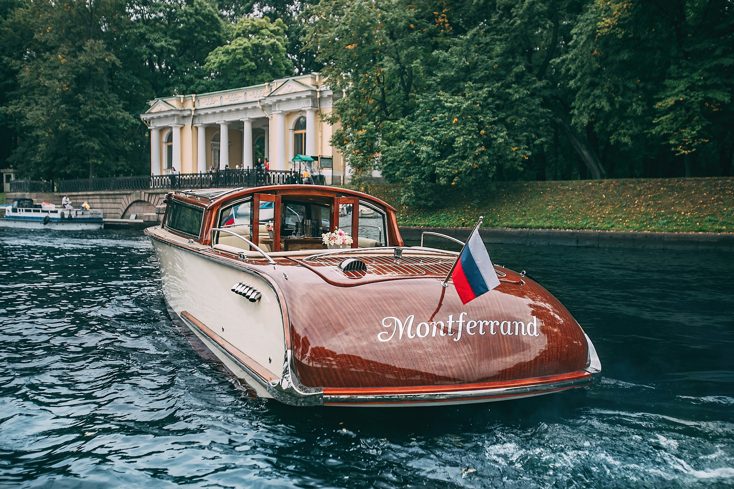 Катер «Montferrand». SPB Rent Boats|аренда катеров и теплоходов