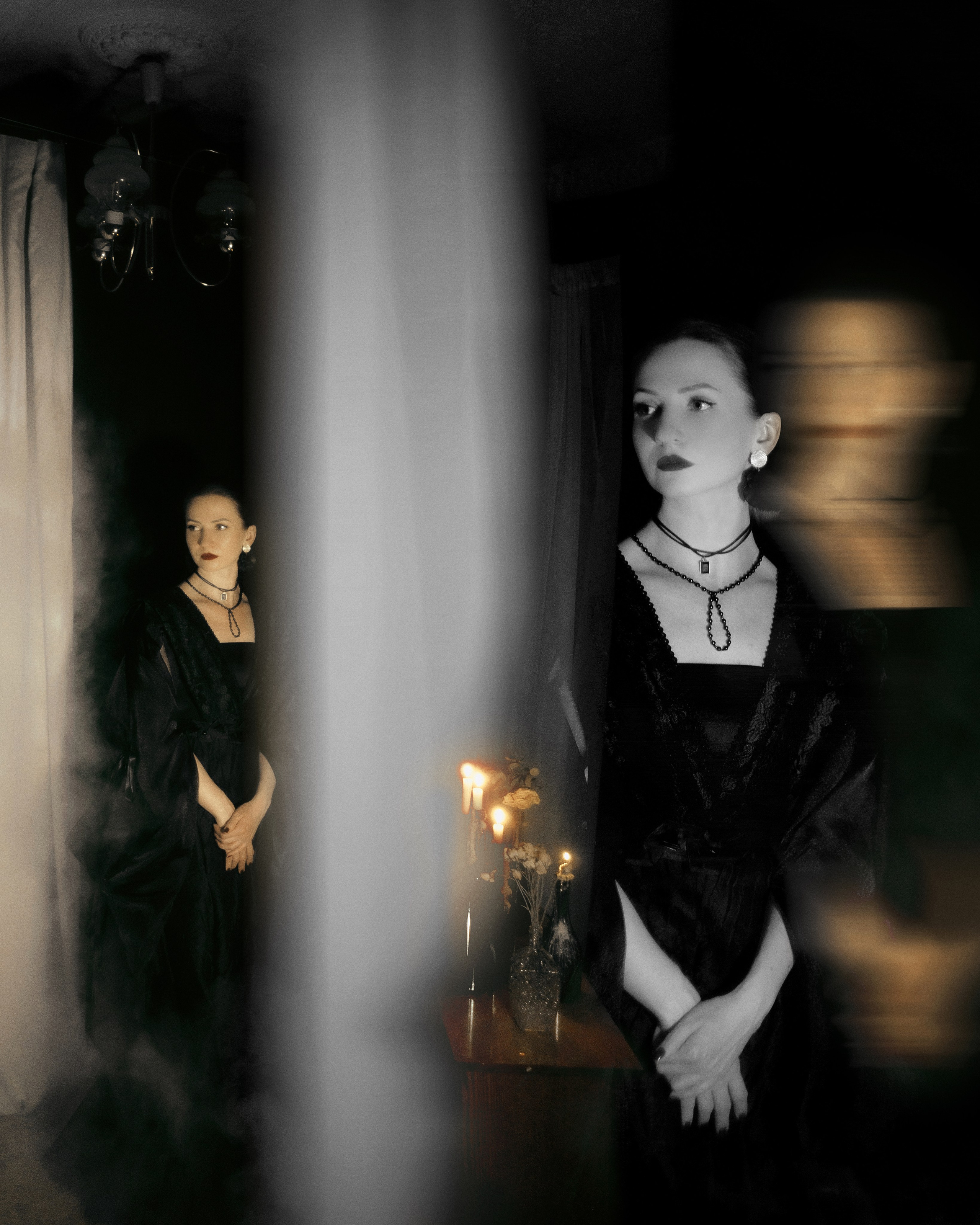 художественная фотосессия в фотостудии, женский портрет с отражением и смазанным силуэтом, двойная экспозиция, фотограф СПб