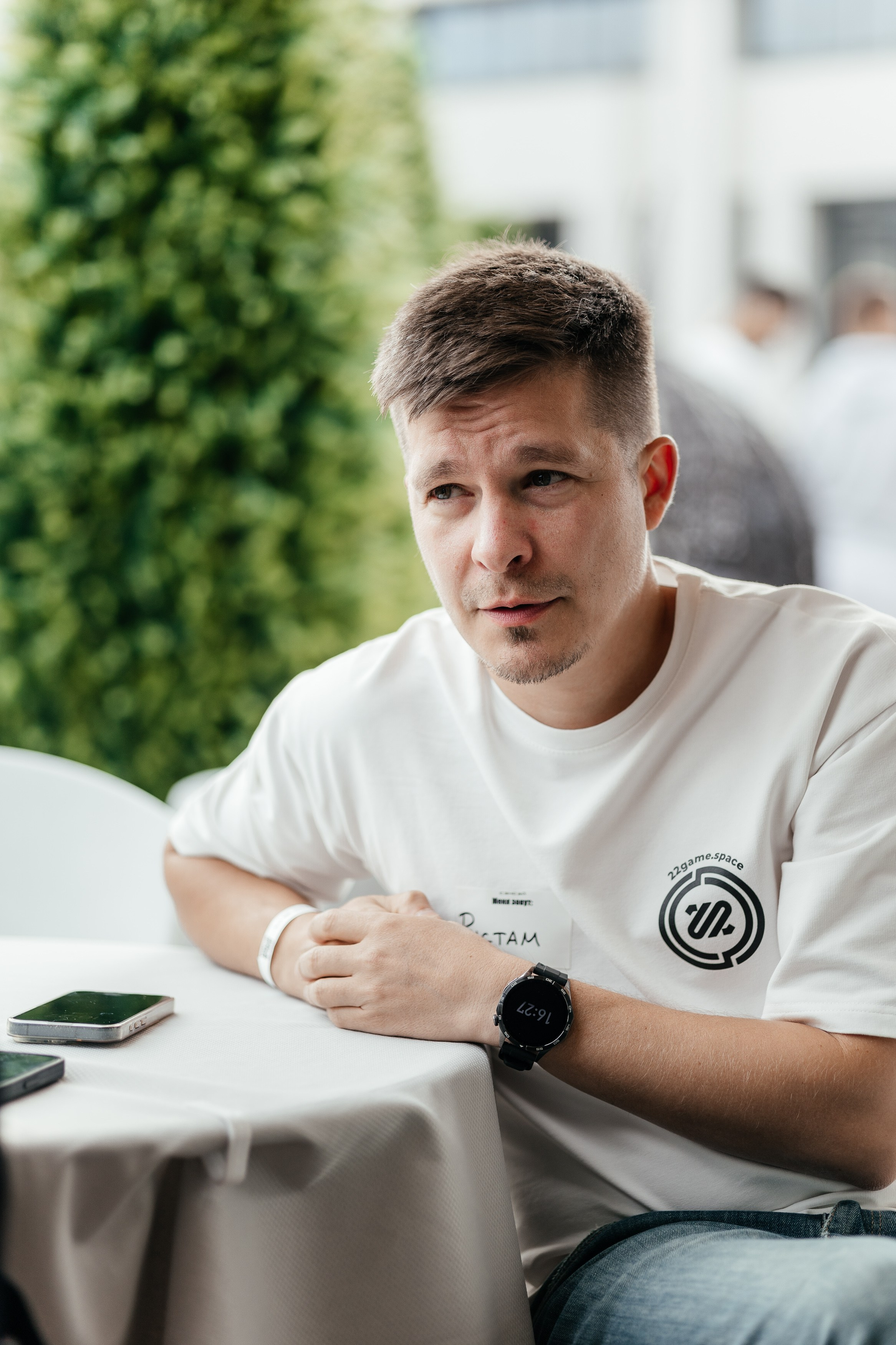 СЭНСЭЙ — бизнес клуб. Портретный и репортажный фотограф в Казани Максим Сипачев