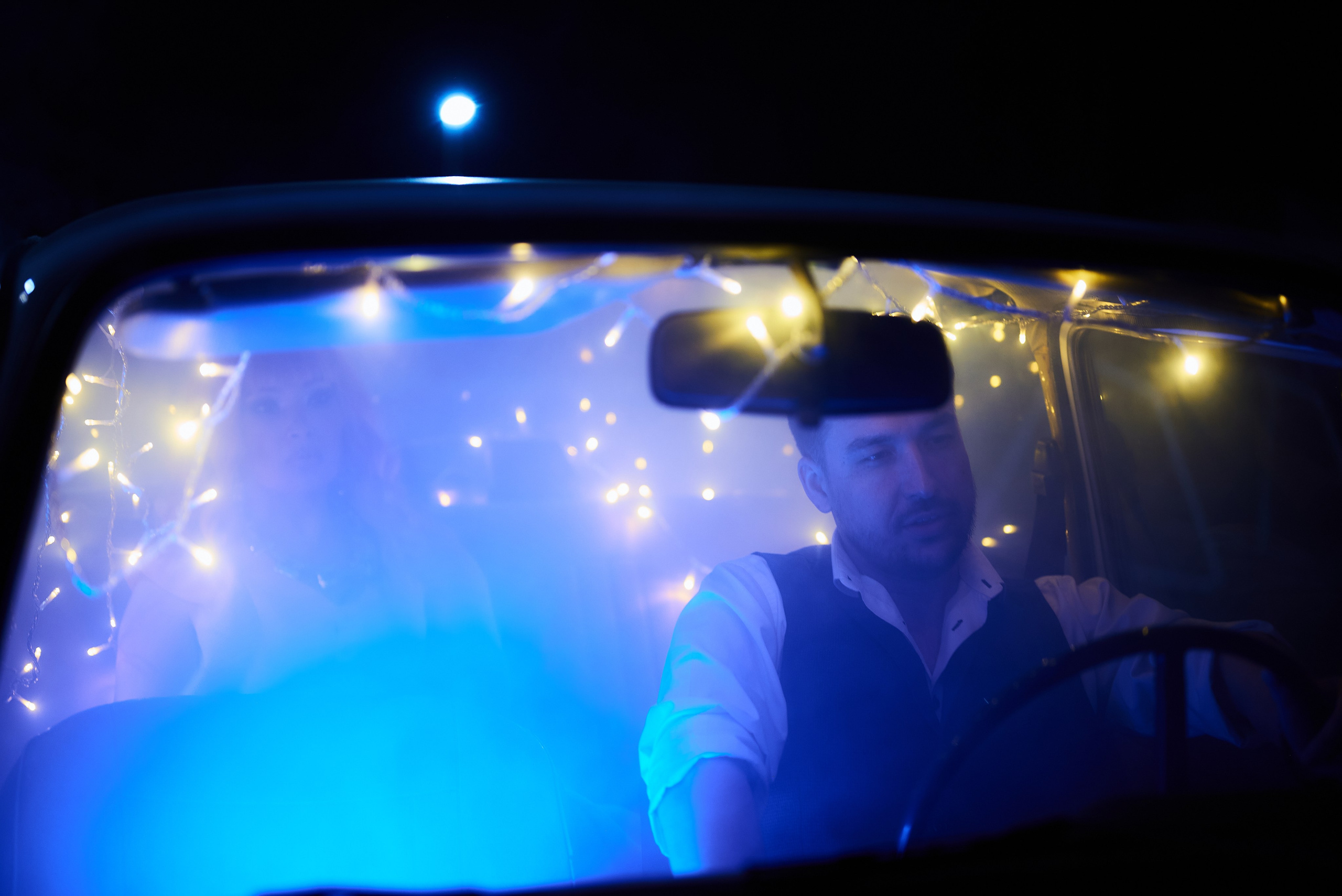 Love in the car. Портретный фотограф в Казани