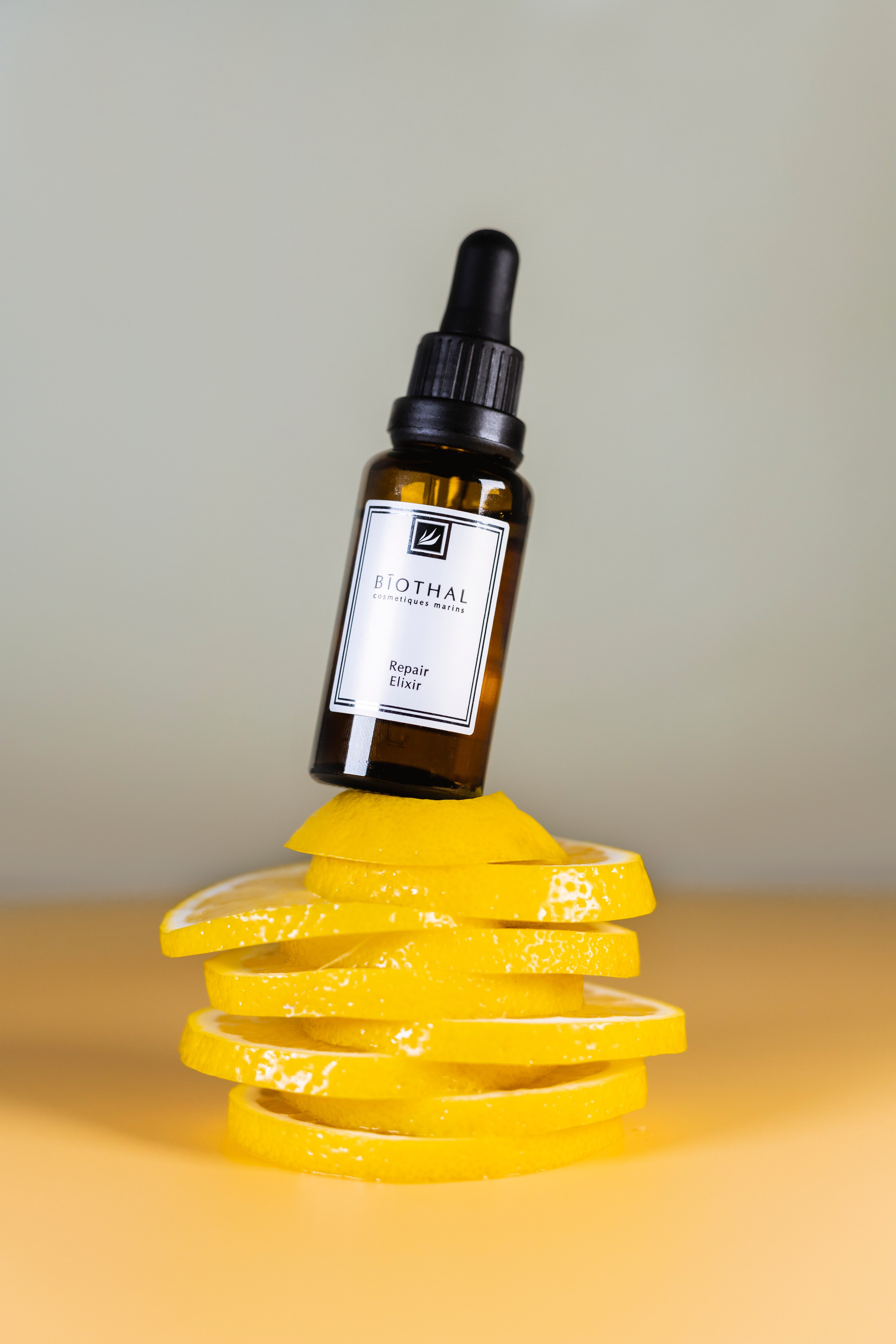 Oil. Женский и предметный фотограф