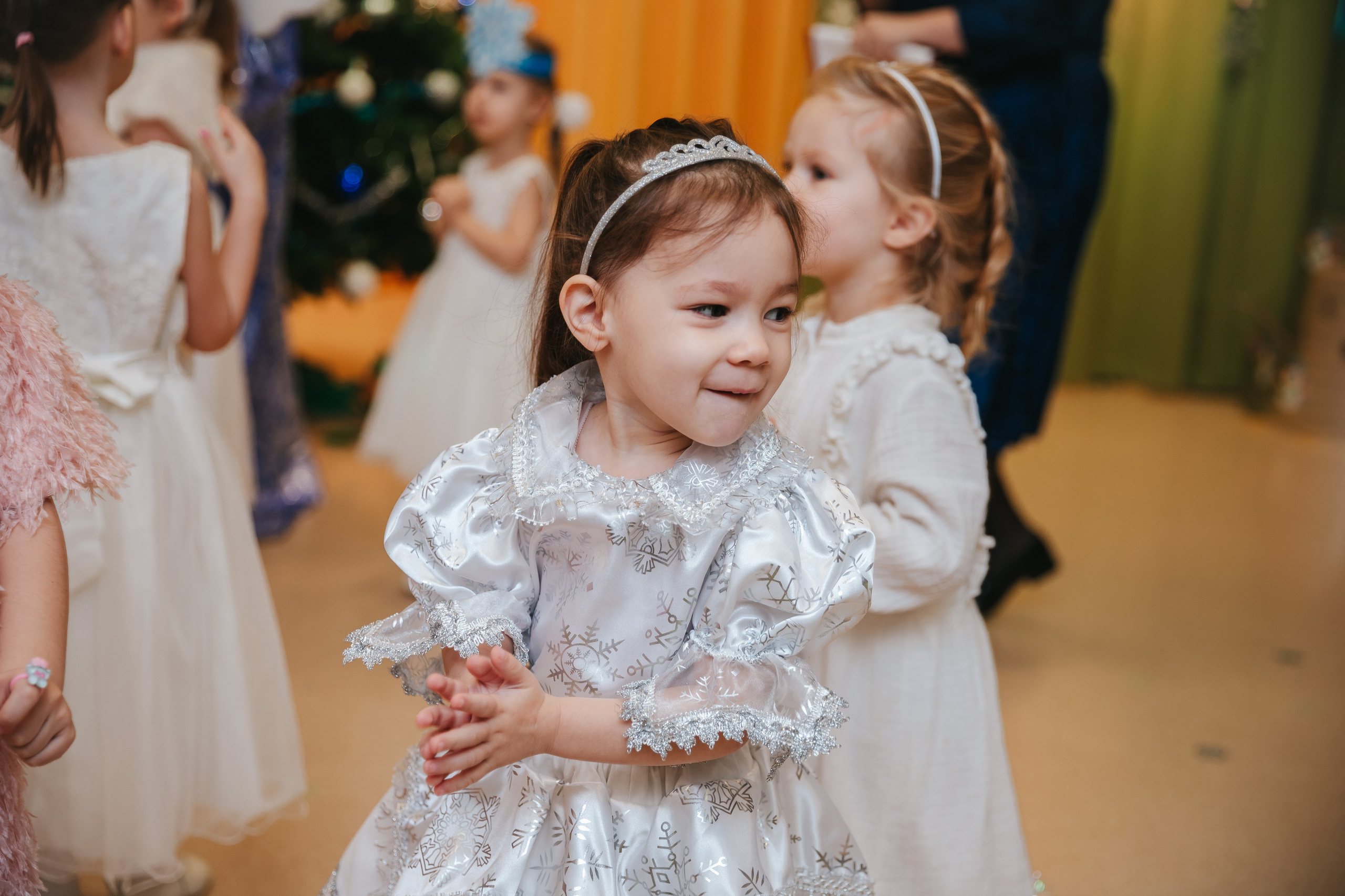 Новогодний утренник в младшей группе. Семейный lifestyle фотограф в Санкт-Петербурге Людмила Пахомова