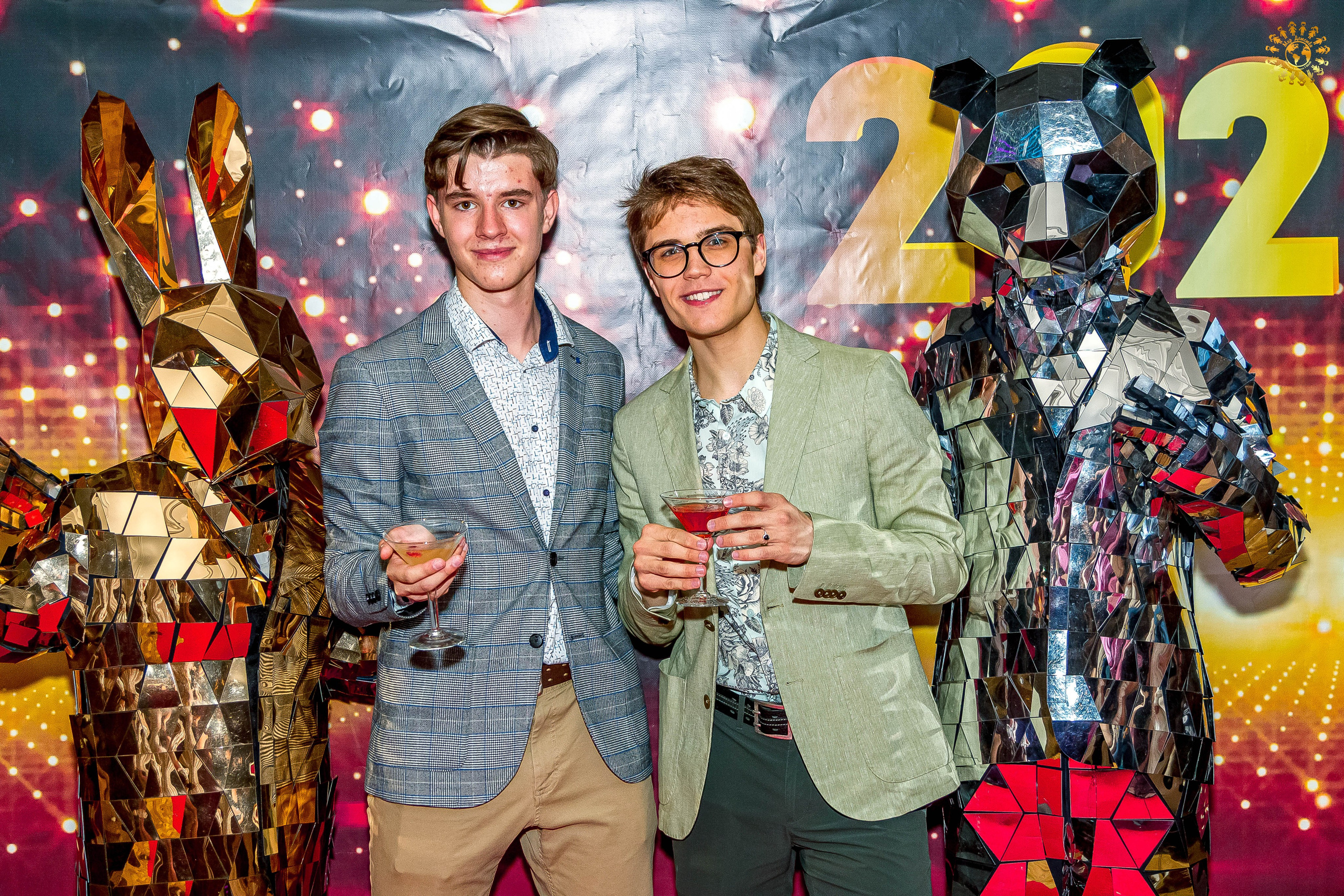 Выпускной 2023 (11-е классы) клуб «Джаггер», Москва. Репортажная съемка в Москве и области. Анималистика