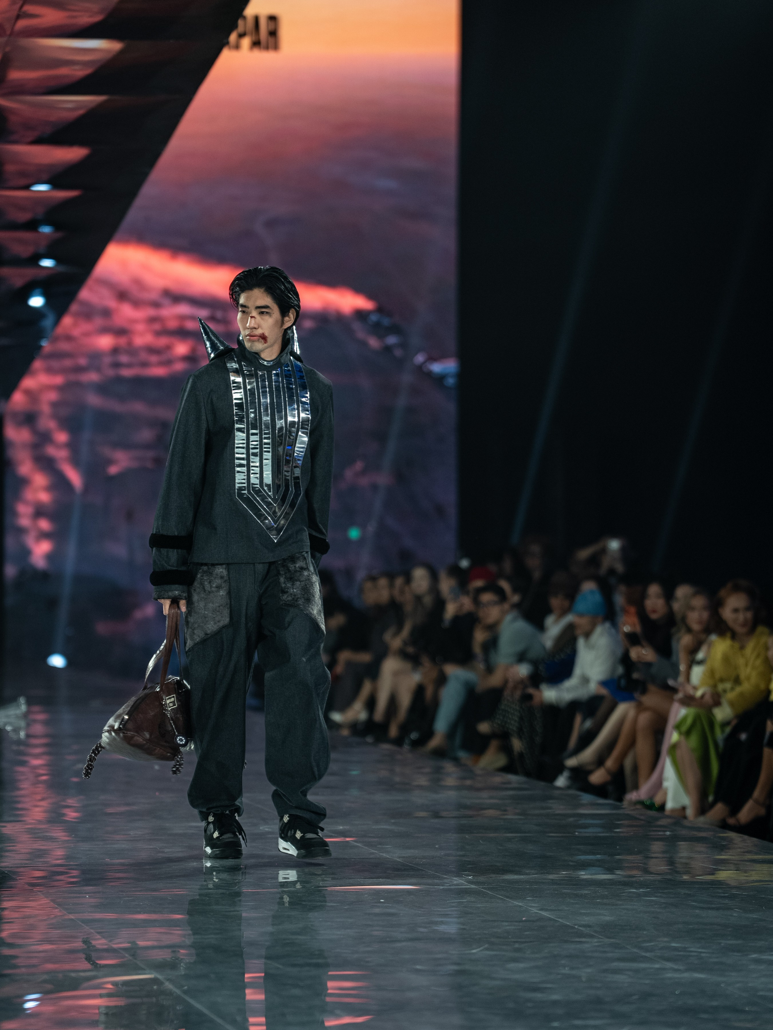 Visa Fashion Week Almaty Pre-Fall 2026 GAZHAIYIP. Сайт Алматинского НЮ АРТ, будуар и фэшн фотографа Дениса Карпенко