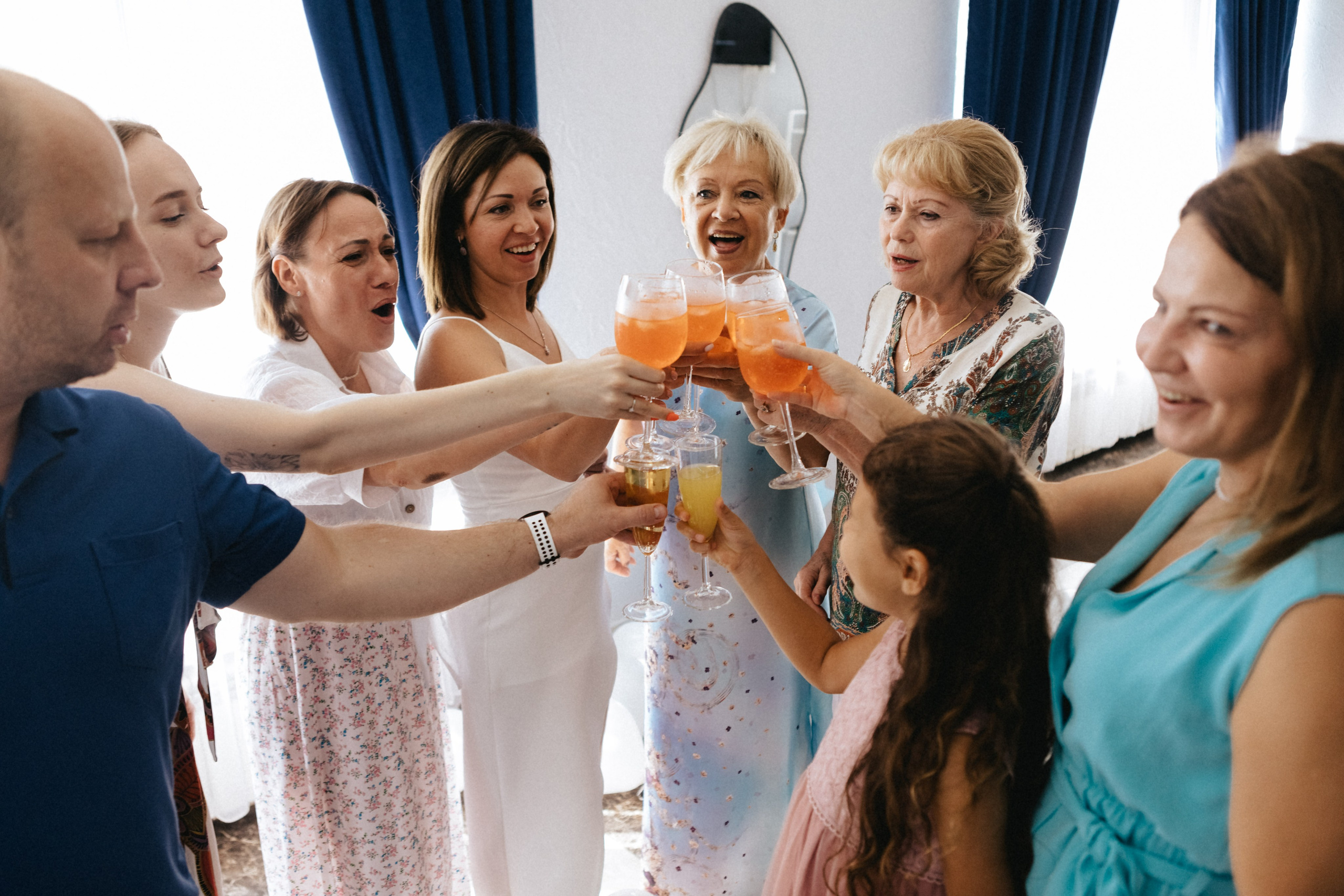 Лиза и Сережа. Роспись и тусовка в коттедже. Свадебный и портретный фотограф в Москве Анастасия Масюк