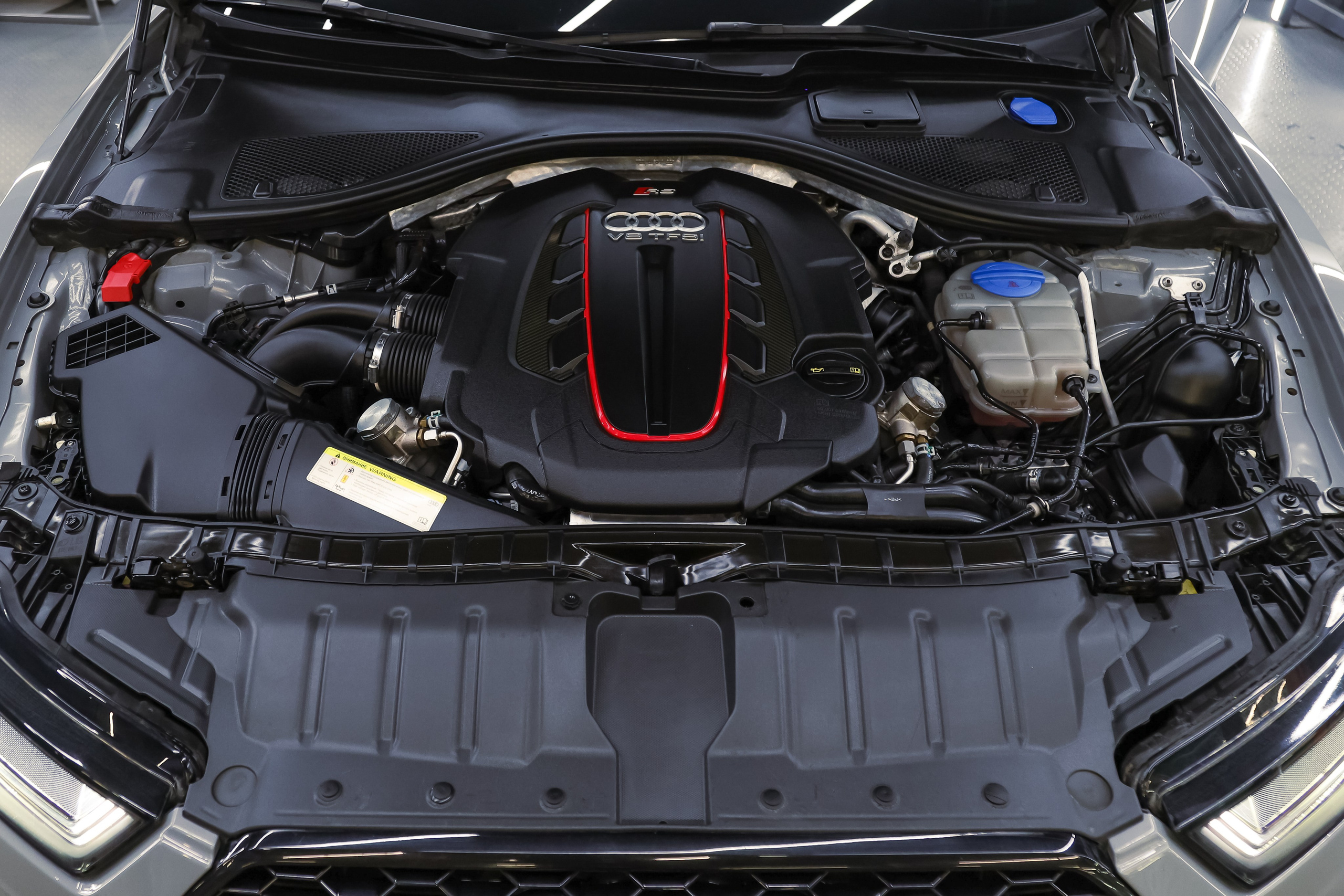 2017 AUDI RS6. Mixturecaptures