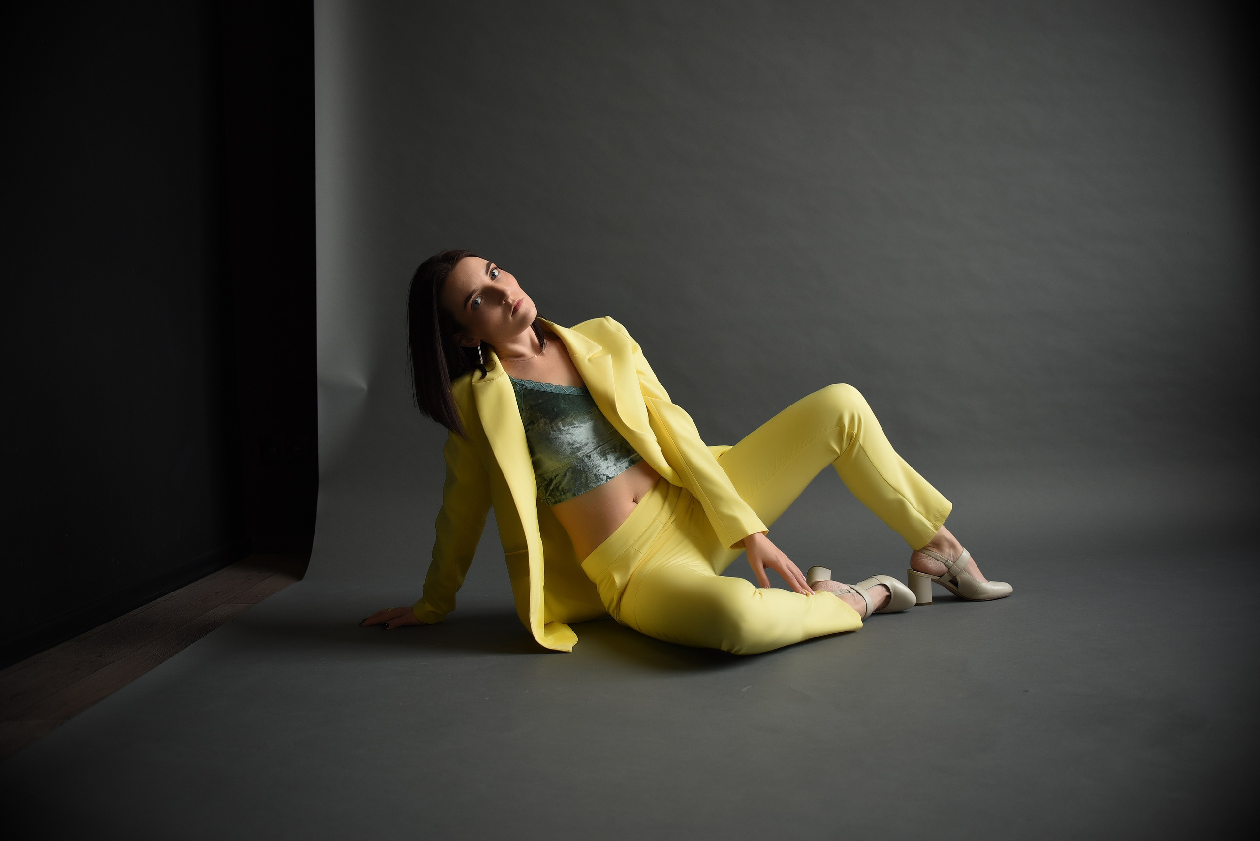 Индивидуальная студийная. Свадебный, семейный, детский, контент фотограф в Омске Максим Ильин