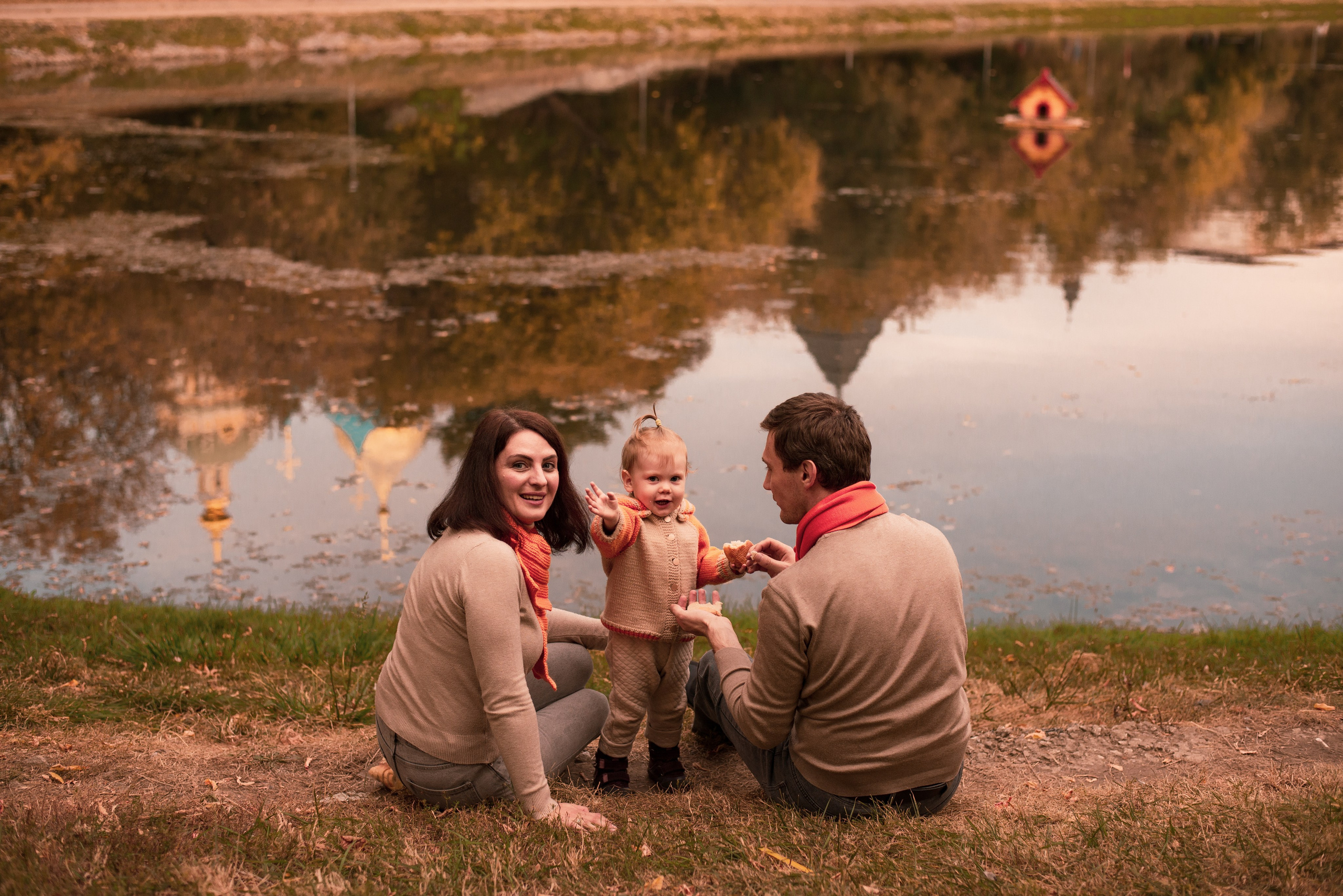 Семейная фотопрогулка на пруду. Фотограф • Фототерапевт г. Москва