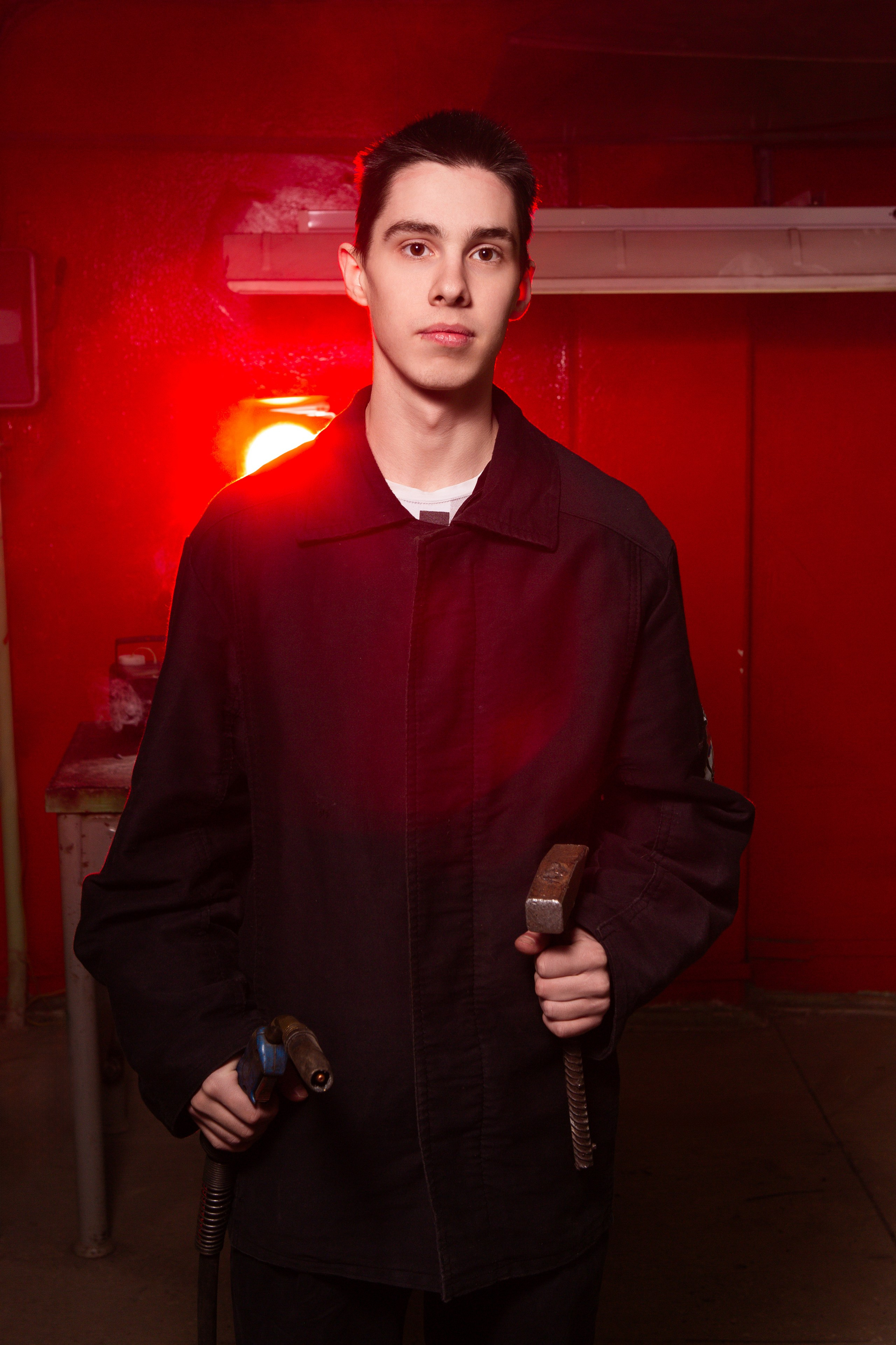 Портретная Фотосессия в Цеху для Выпускников Сварщиков | Твой Альбом Мценск. ТВОЙ АЛЬБОМ / ТВОИ ПРАВИЛА