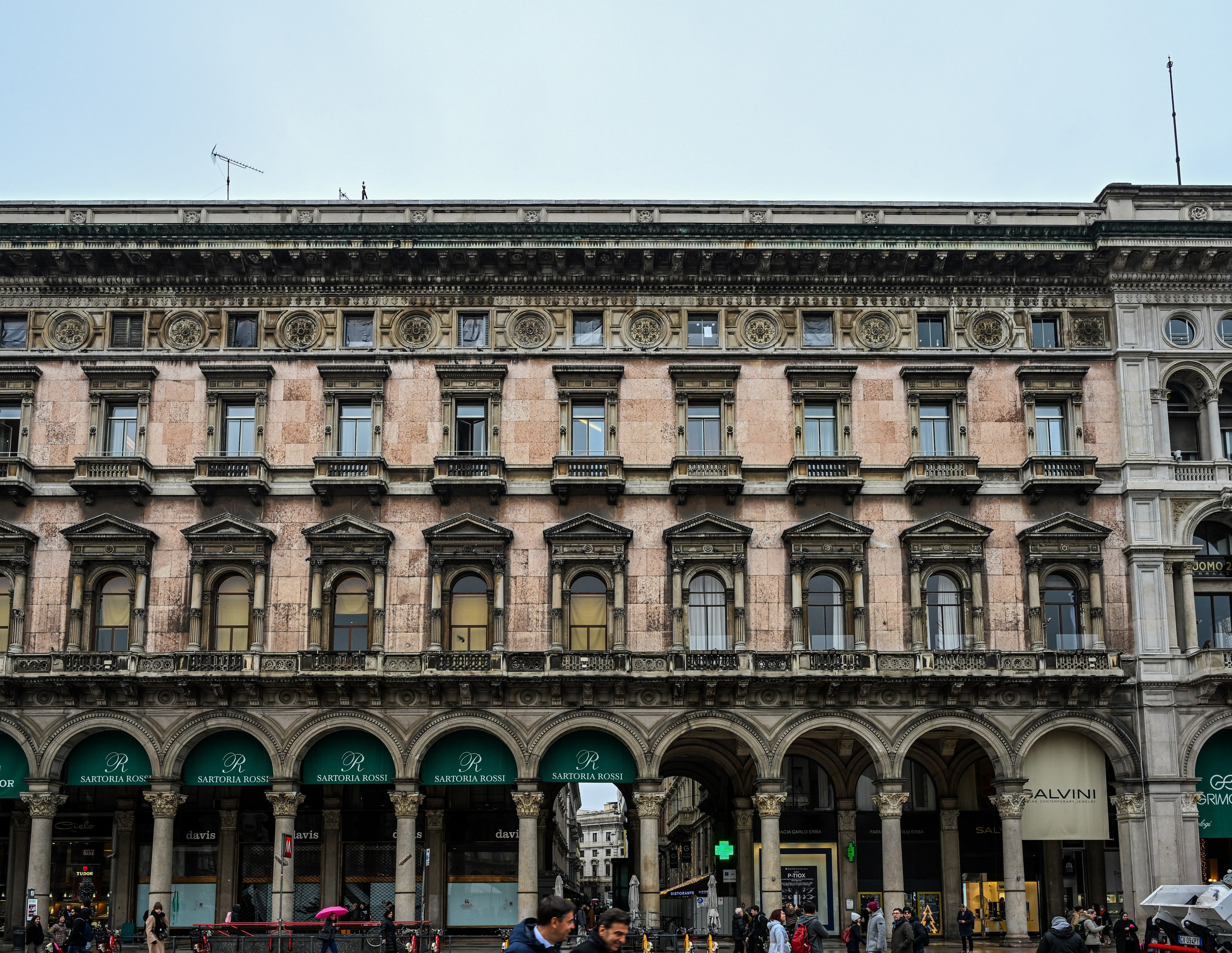 Milano: Navigli, City, Trams. Фотограф Минск