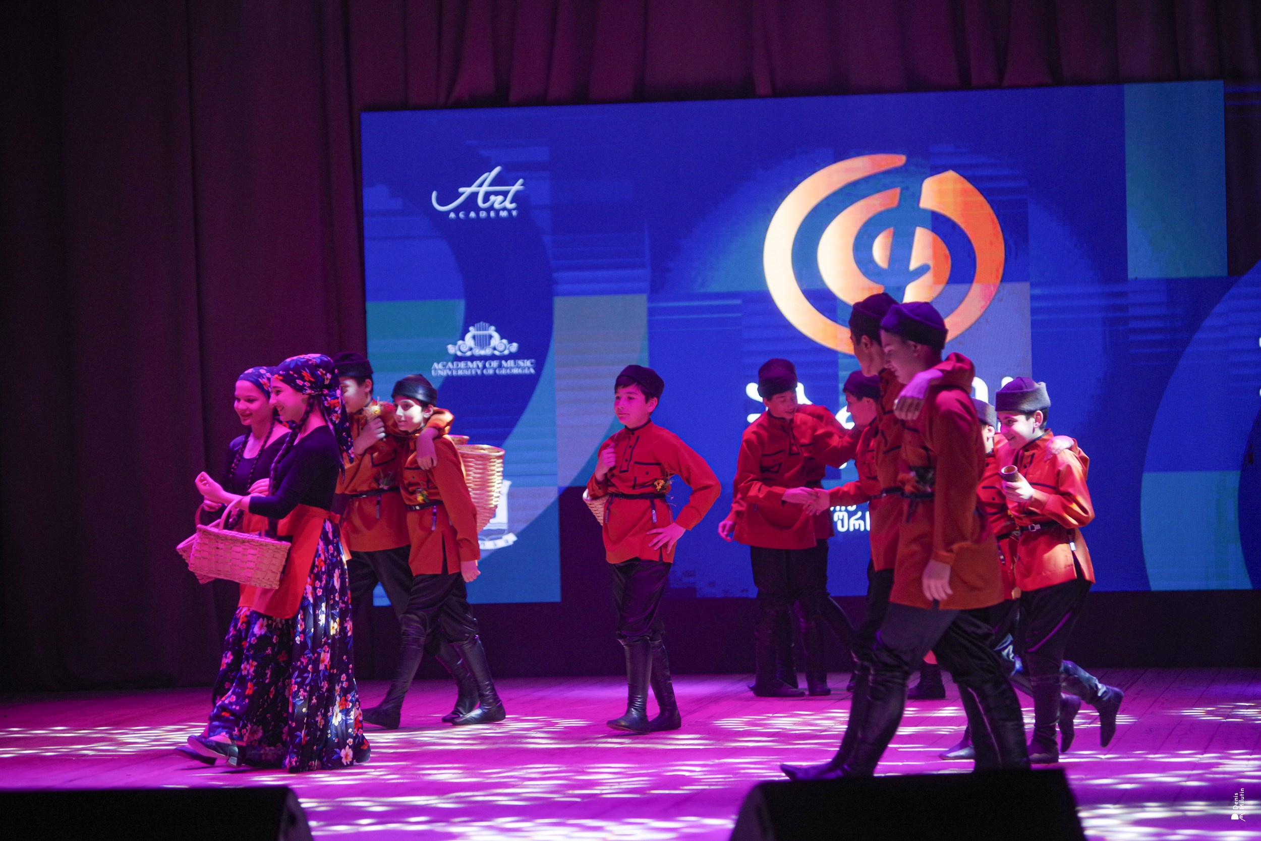 Танцы в Хоби. Портретный фотограф Денис Милютин