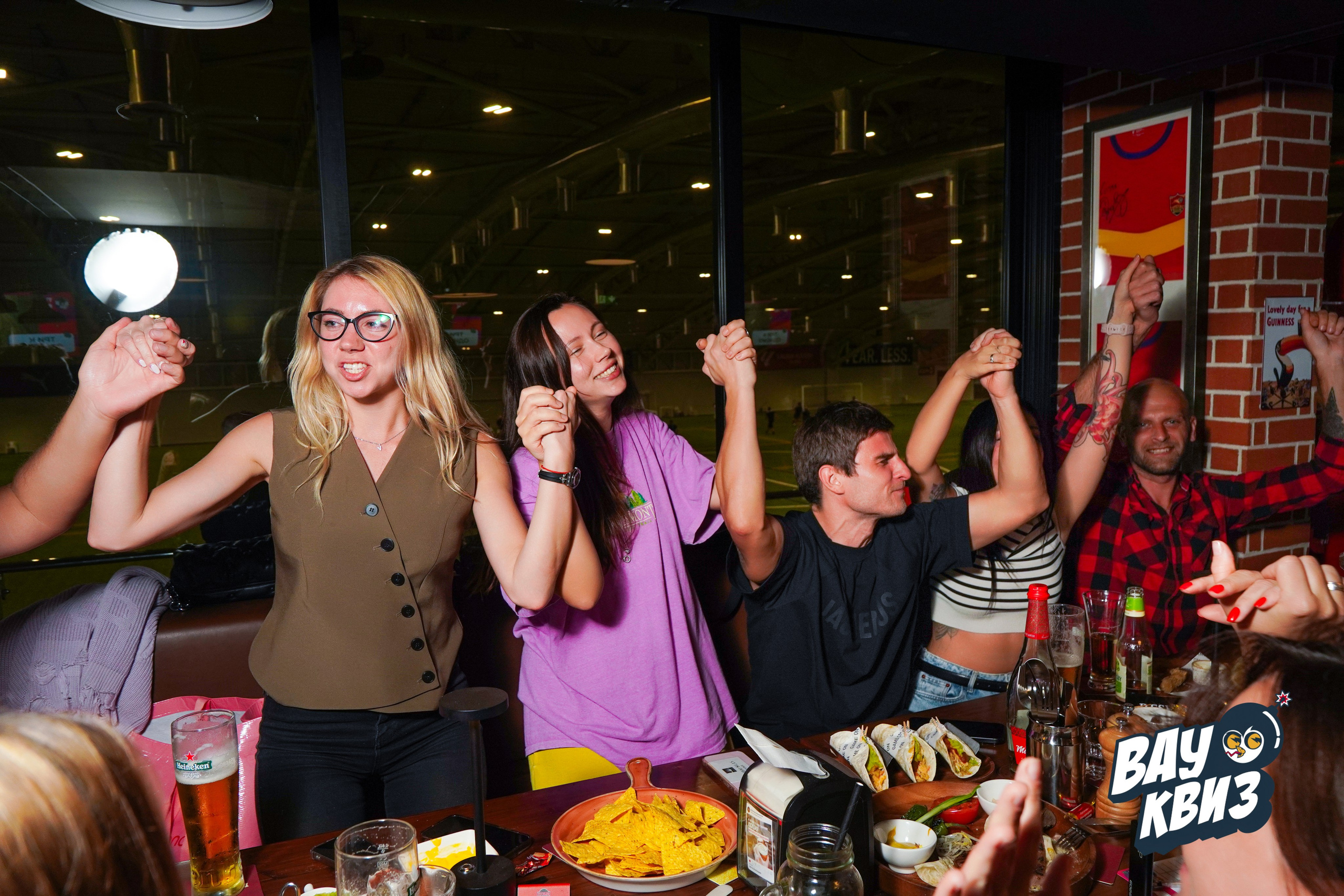 WOW QUIZ DUBAI. Фото | Видео Контент Мишель Ватаманюк