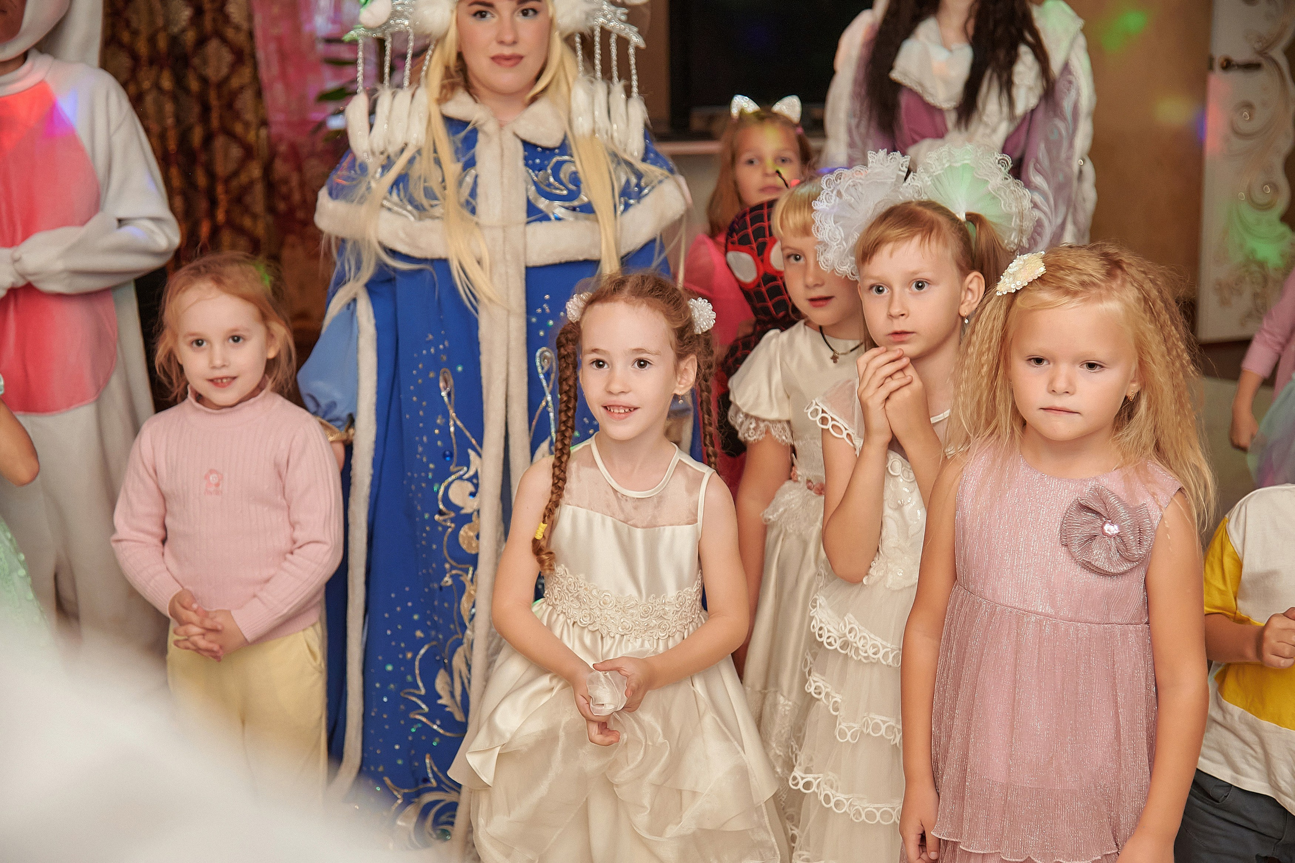 Портфолио репортажной фотосъёмки: Звёздный Дом Деда Мороза. Фотограф Яковлев Роман — Красноярск