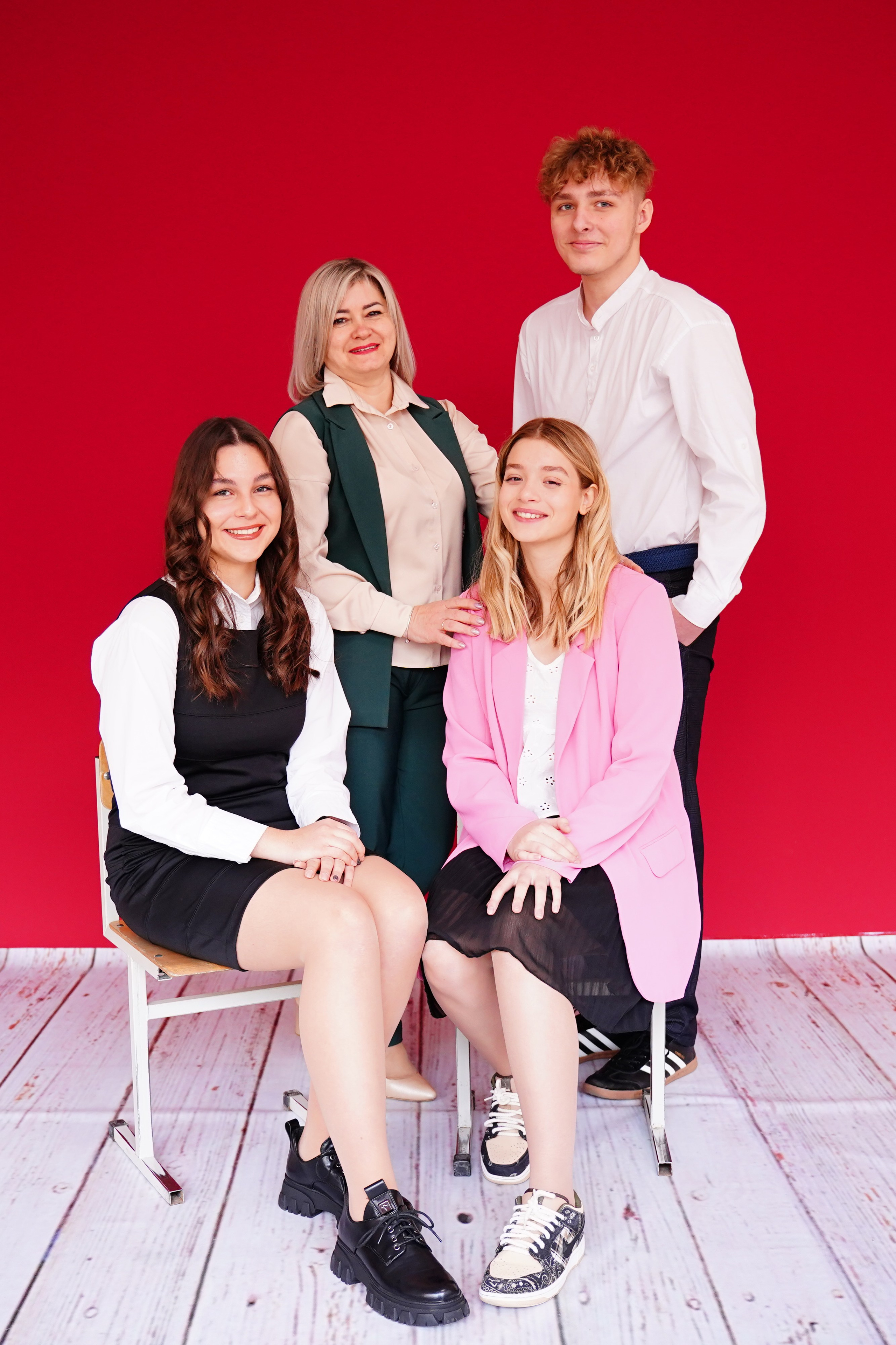 Мелкие группы / старшие классы. MEMENTO.Выпускные альбомы, школьные, юбилейные и другие книги. Ростов-на-Дону