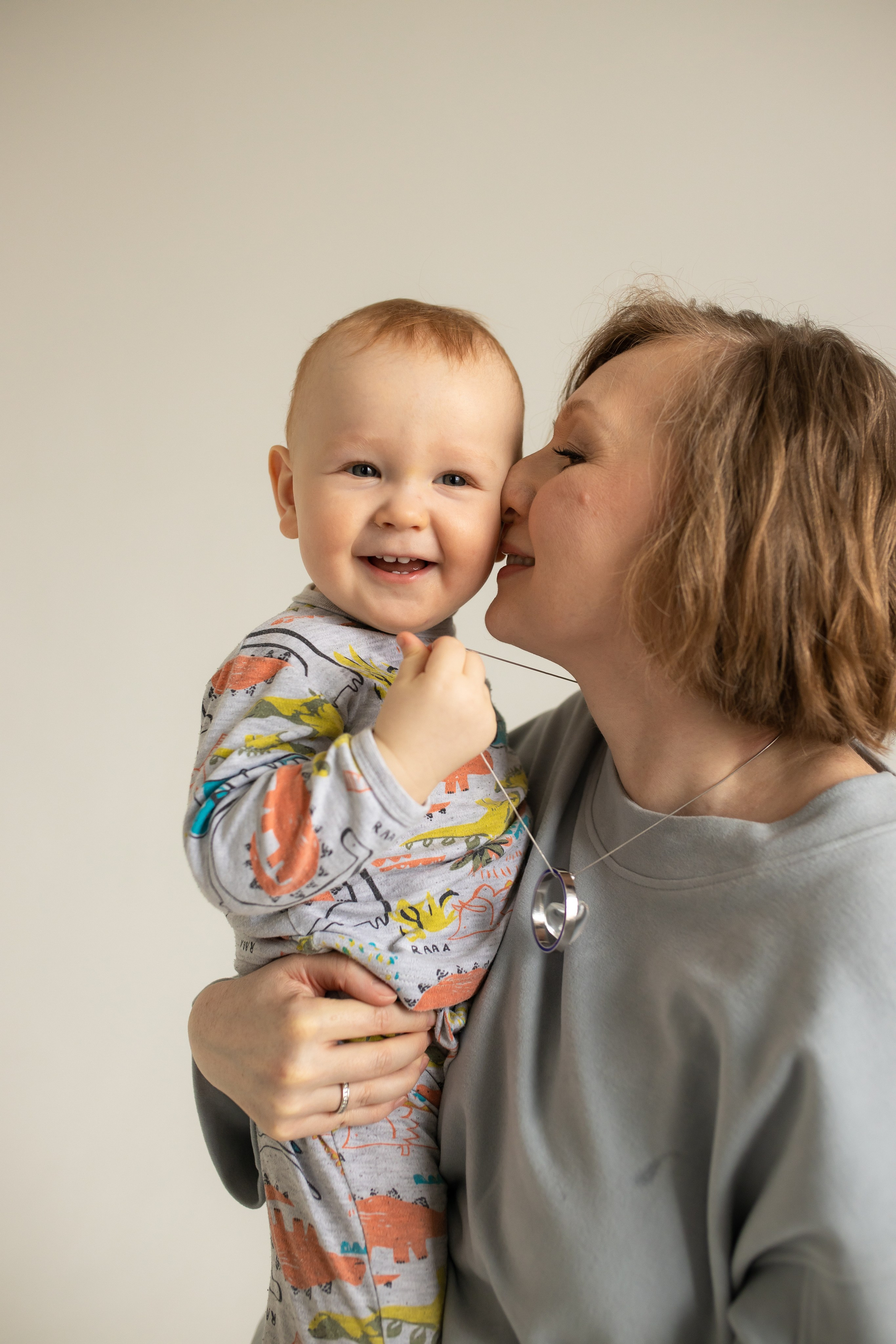 Семейная фотосессия на циклораме с естественным светом. Фотограф в Железнодорожном и Балашихе