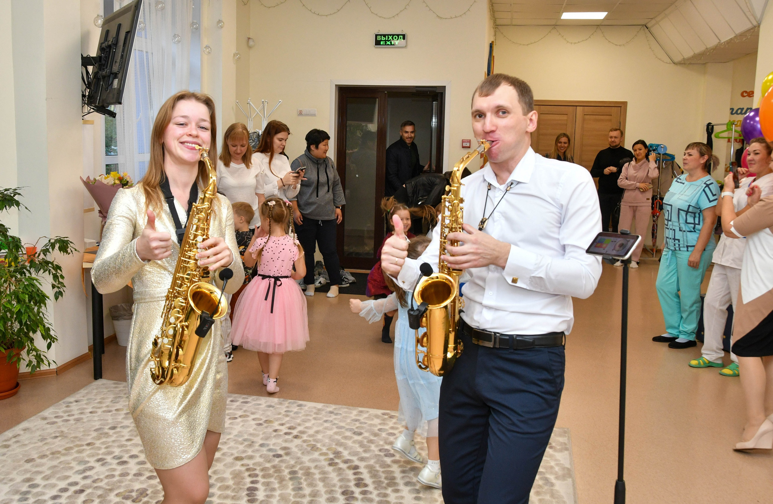 2023 г. День дошкольного работника и прогулка. Репортажный и детский фотограф в Новосибирске