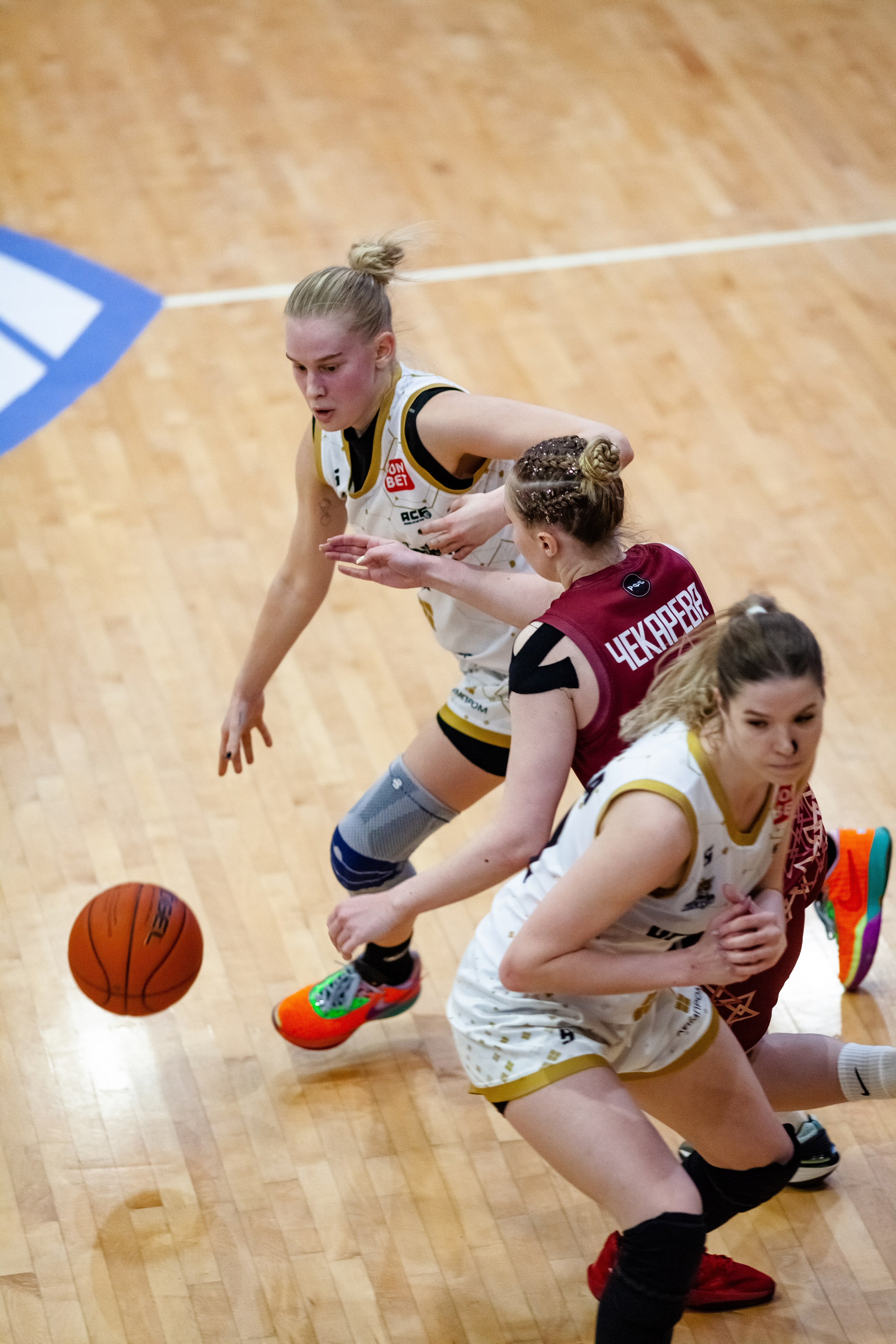 ЧГУ-Атланта — Славянка. Фотография